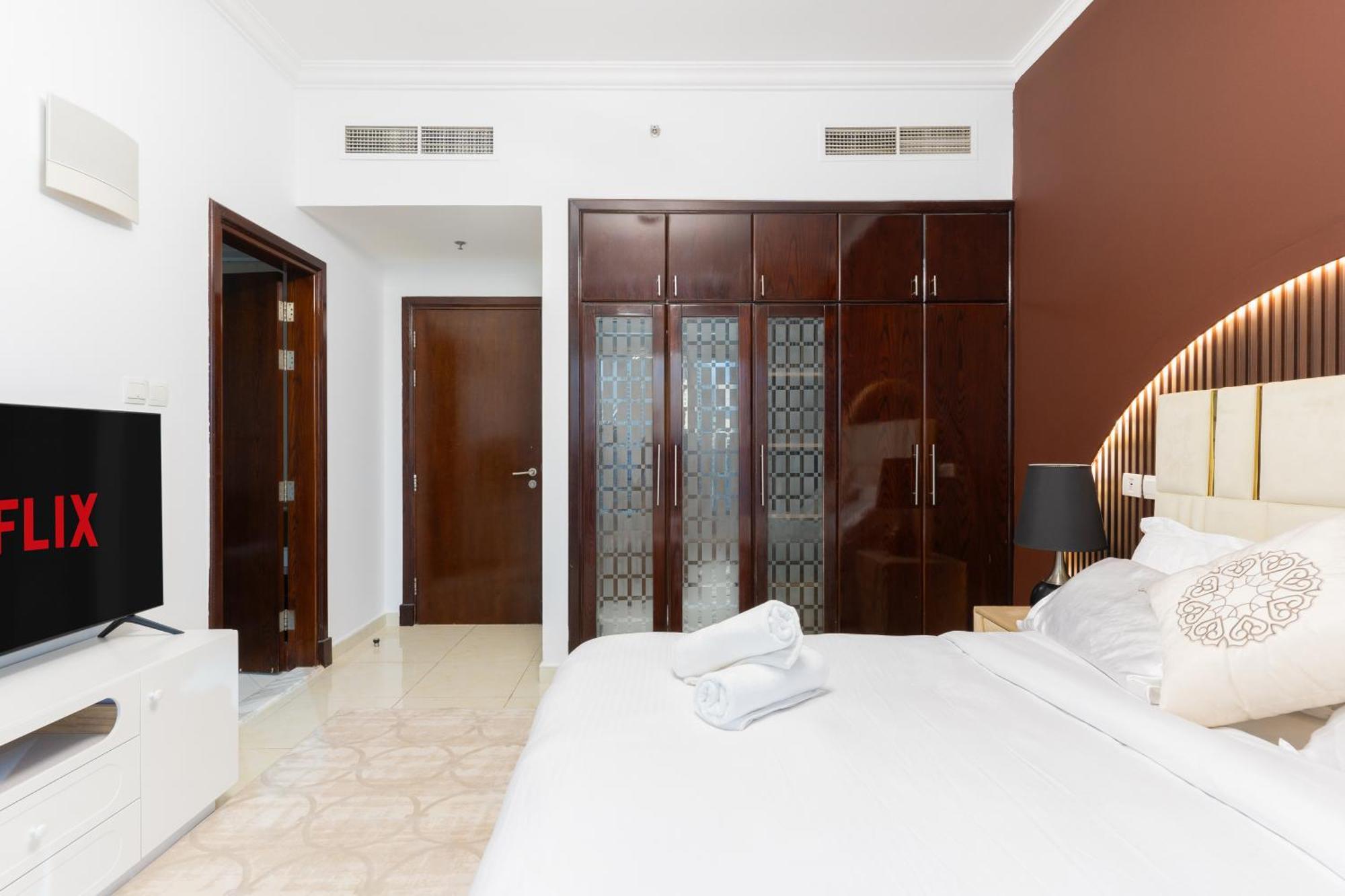 Appartement Luxury 3br With Stunning Full Marina View In *