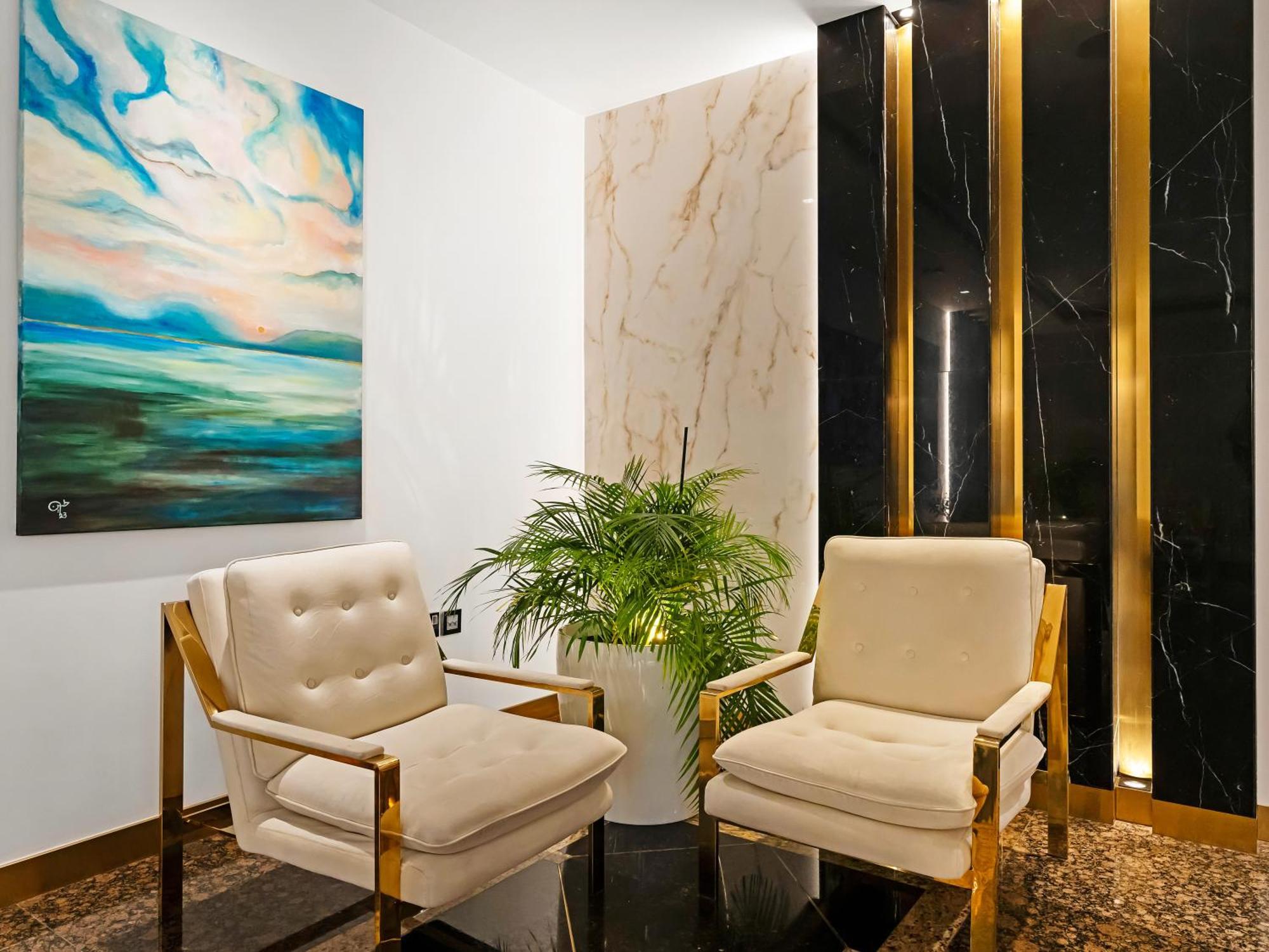 Lux New 2 Bhk - Full Sea View - Marina - 5 Min To - 100 Metres To Tram