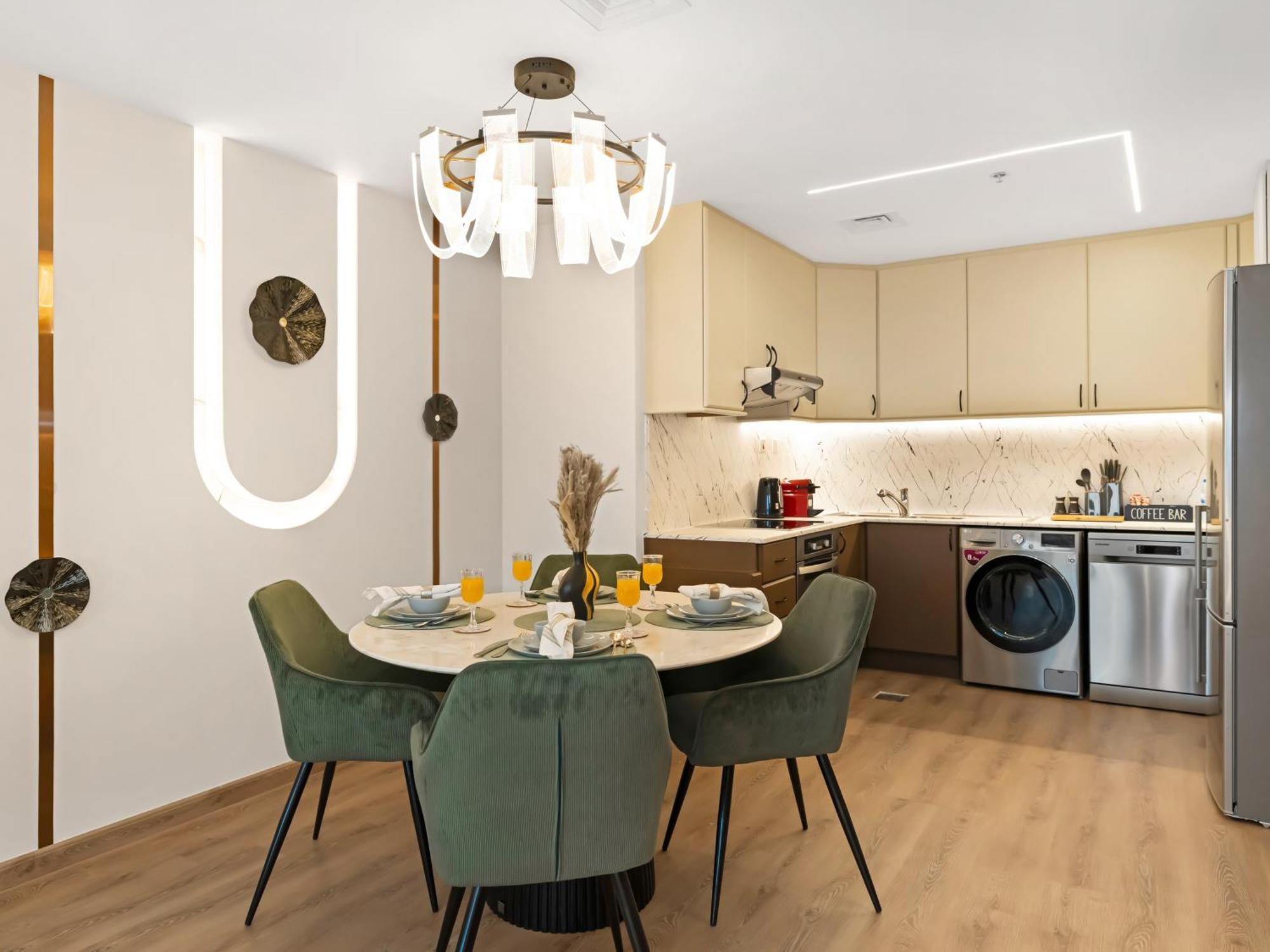 Lux New 2 Bhk - Full Sea View - Marina - 5 Min To - 100 Metres To Tram * Dubai