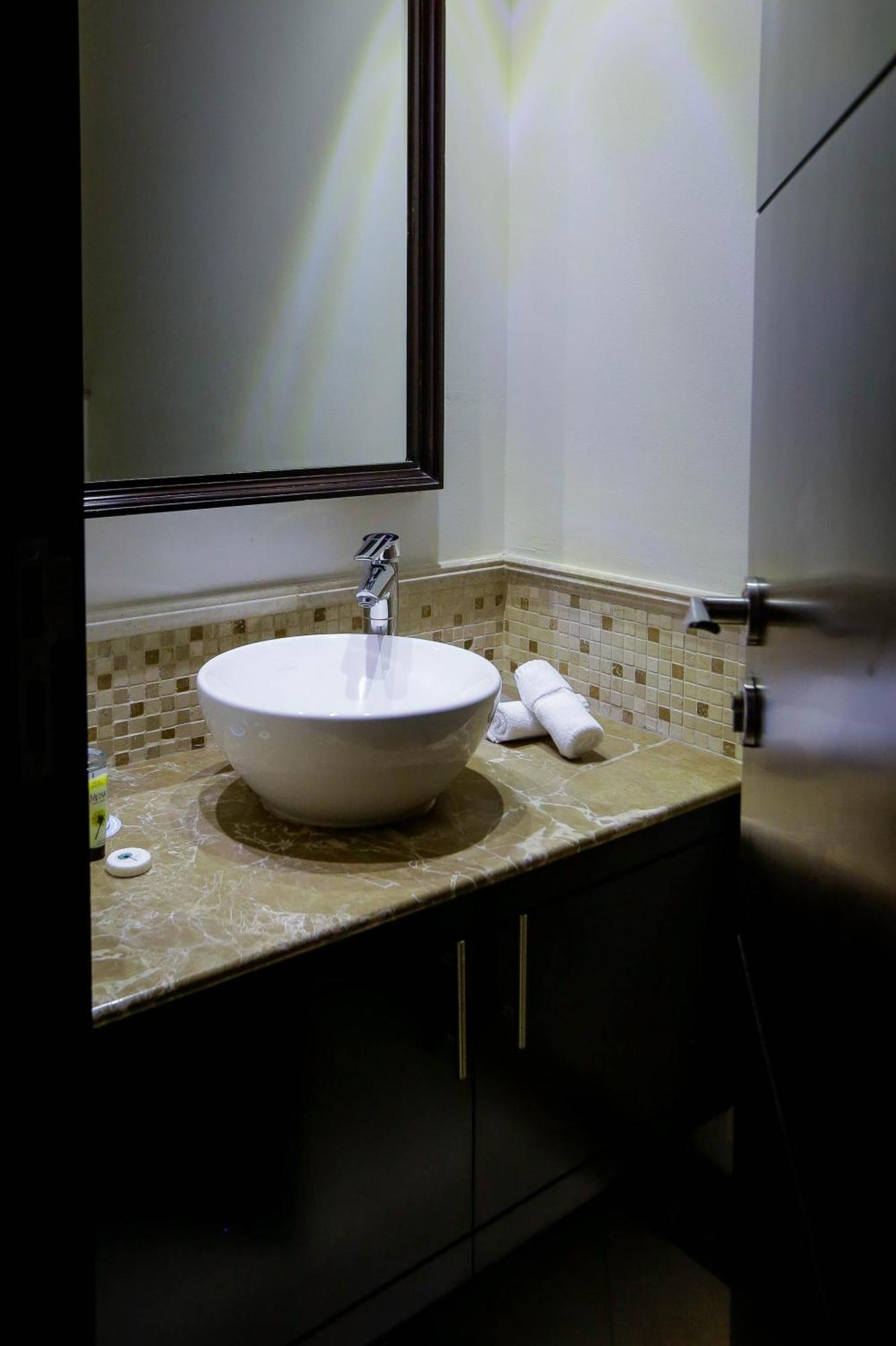Mena Albarsha At The Mall Hotel de apartamente