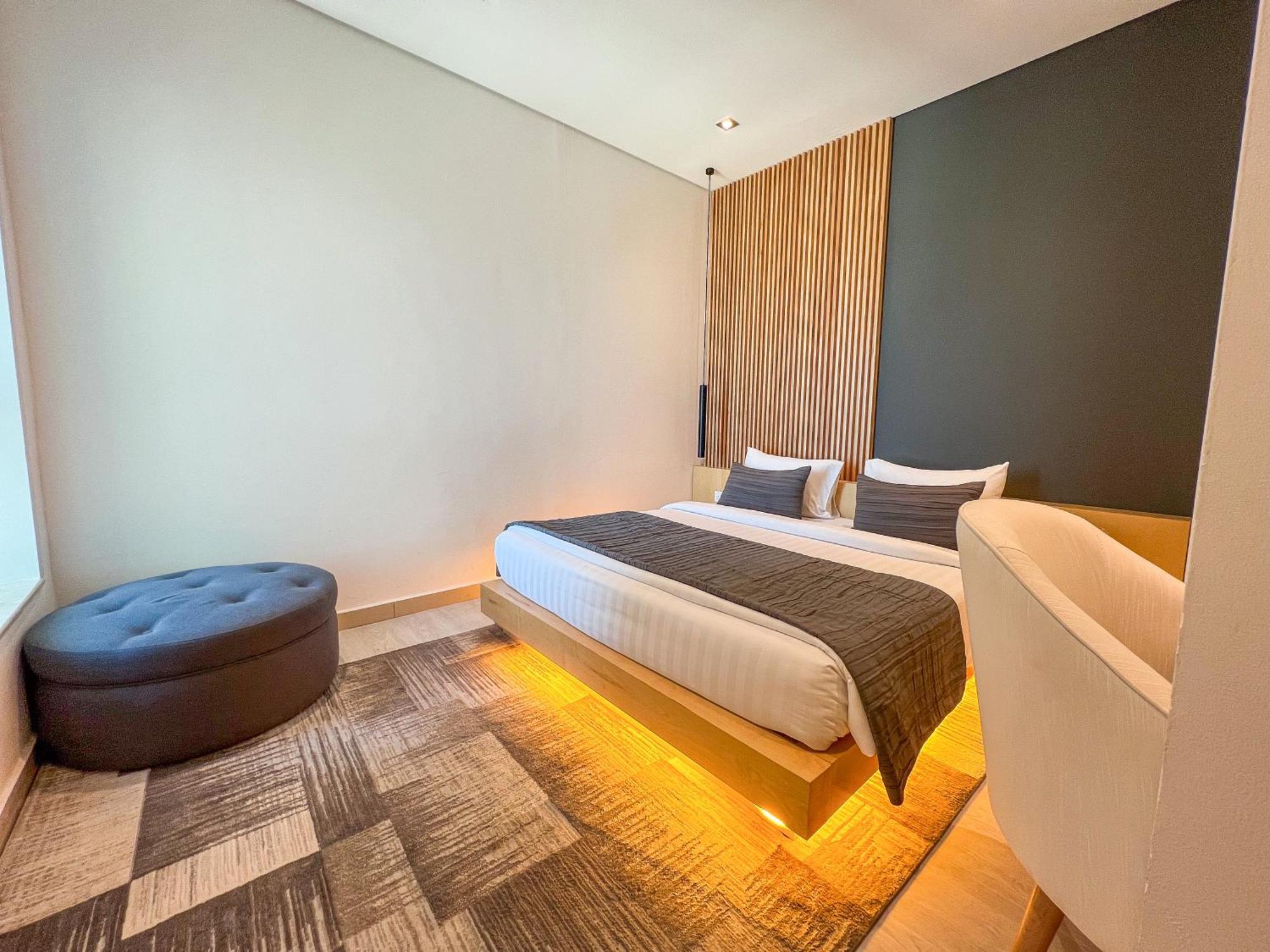 Luxurious 3b Panoramic The Palm View - Samaya Homes *