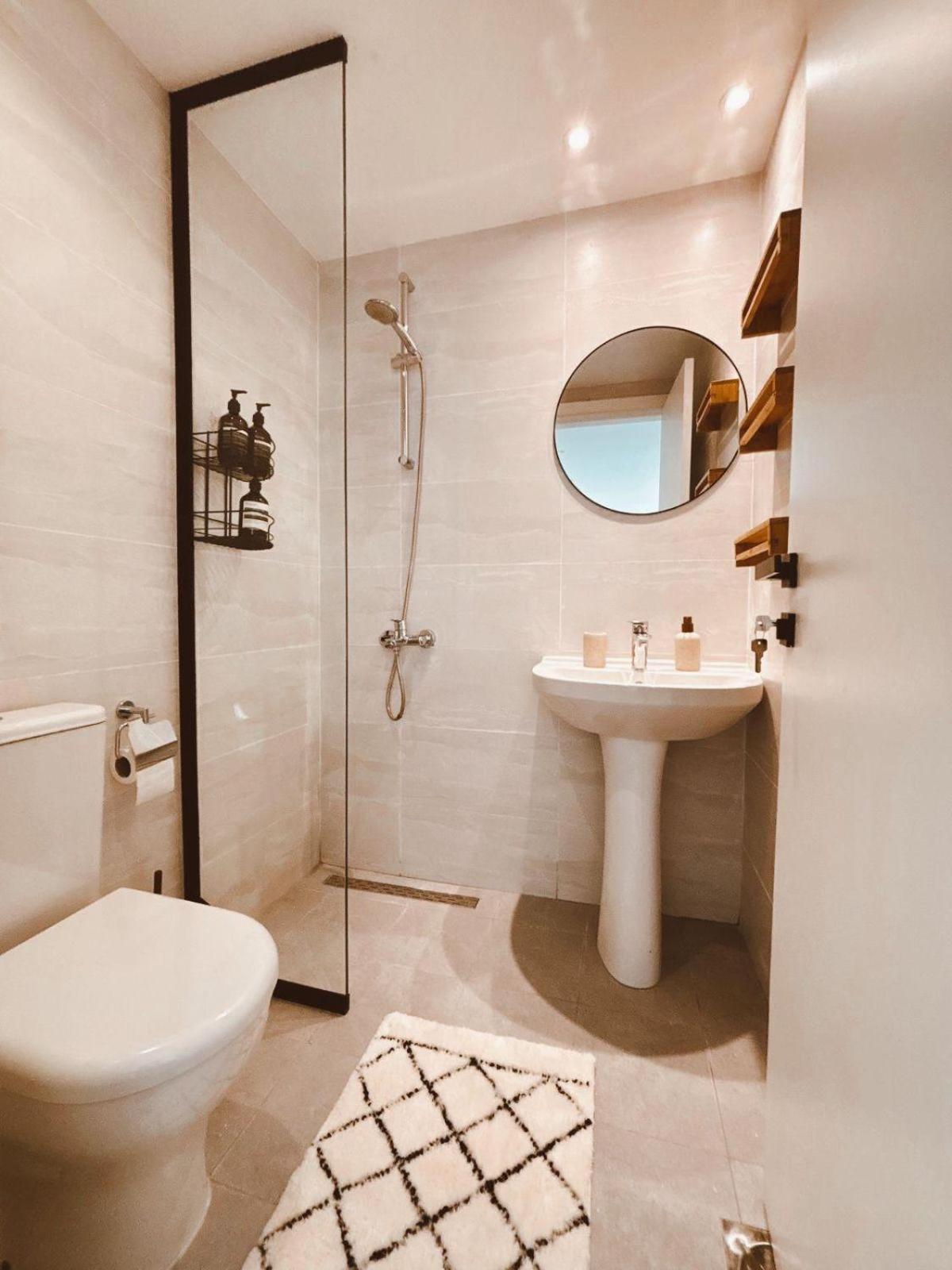 Luxury Boho Chic Beachside Escape, Shared Pool & Burj Khalifa View! Appartement *