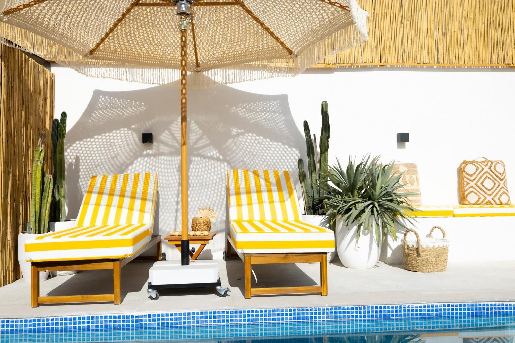 Appartement Luxury Boho Chic Beachside Escape, Shared Pool & Burj Khalifa View! *