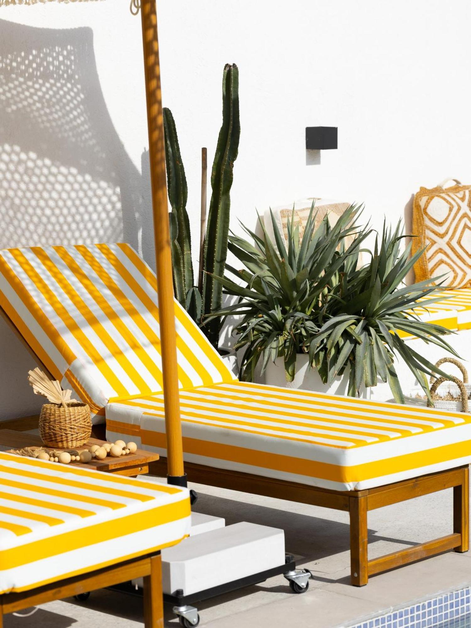 Appartement Luxury Boho Chic Beachside Escape, Shared Pool & Burj Khalifa View! *