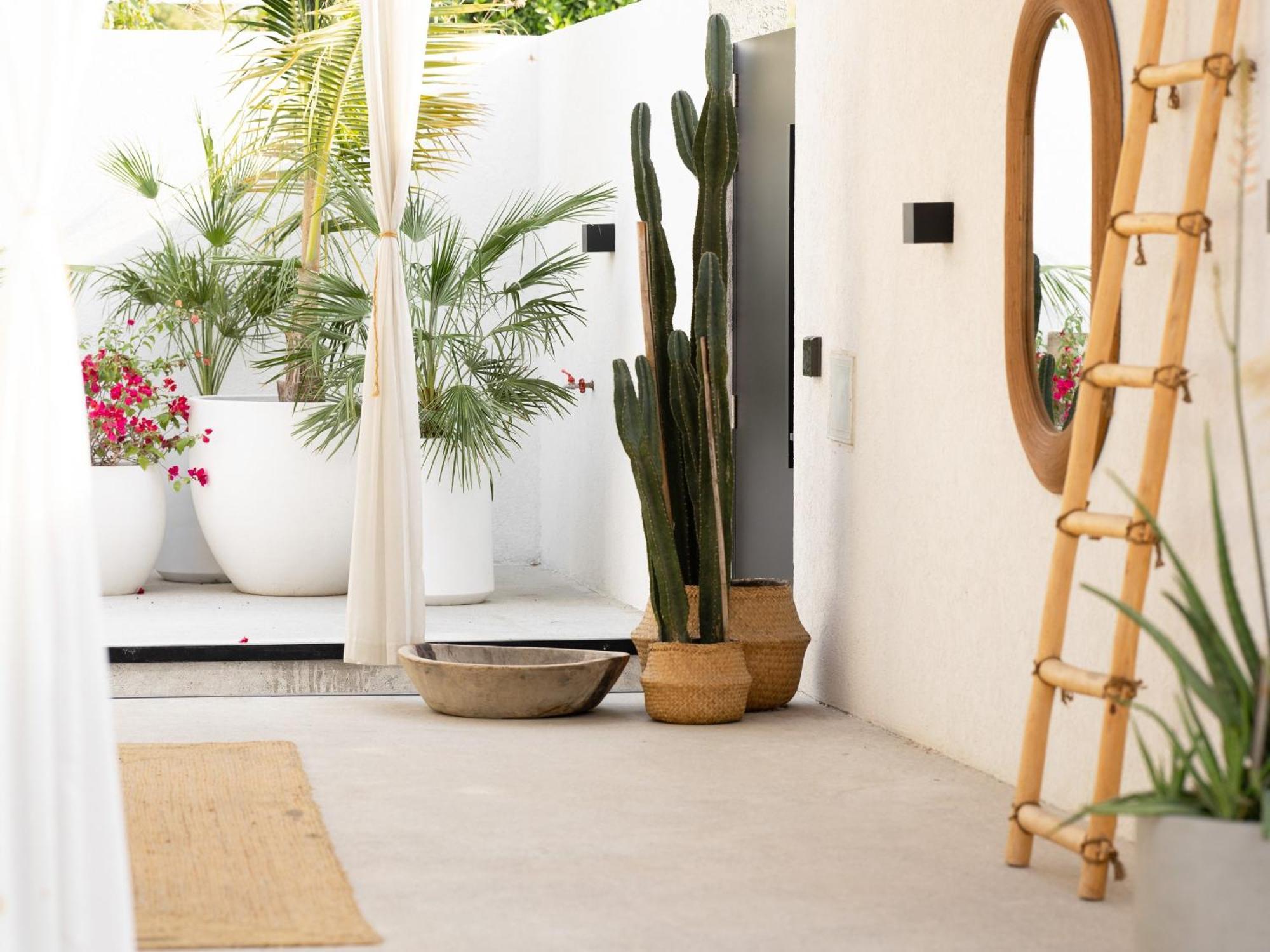 Appartement Luxury Boho Chic Beachside Escape, Shared Pool & Burj Khalifa View!