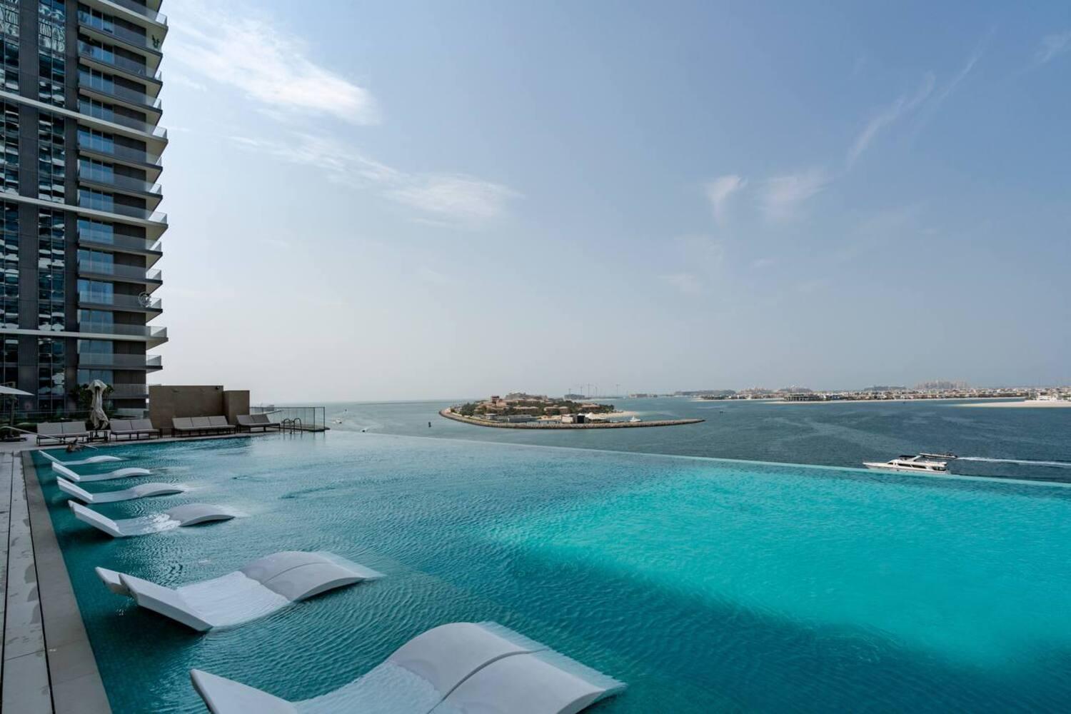 Beachfront Townhouse Sea Breeze Villa *