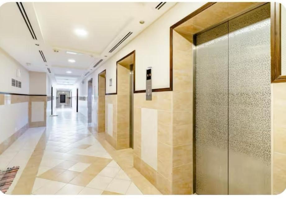 Superb With Detached Bathroom & Shared Kitchen