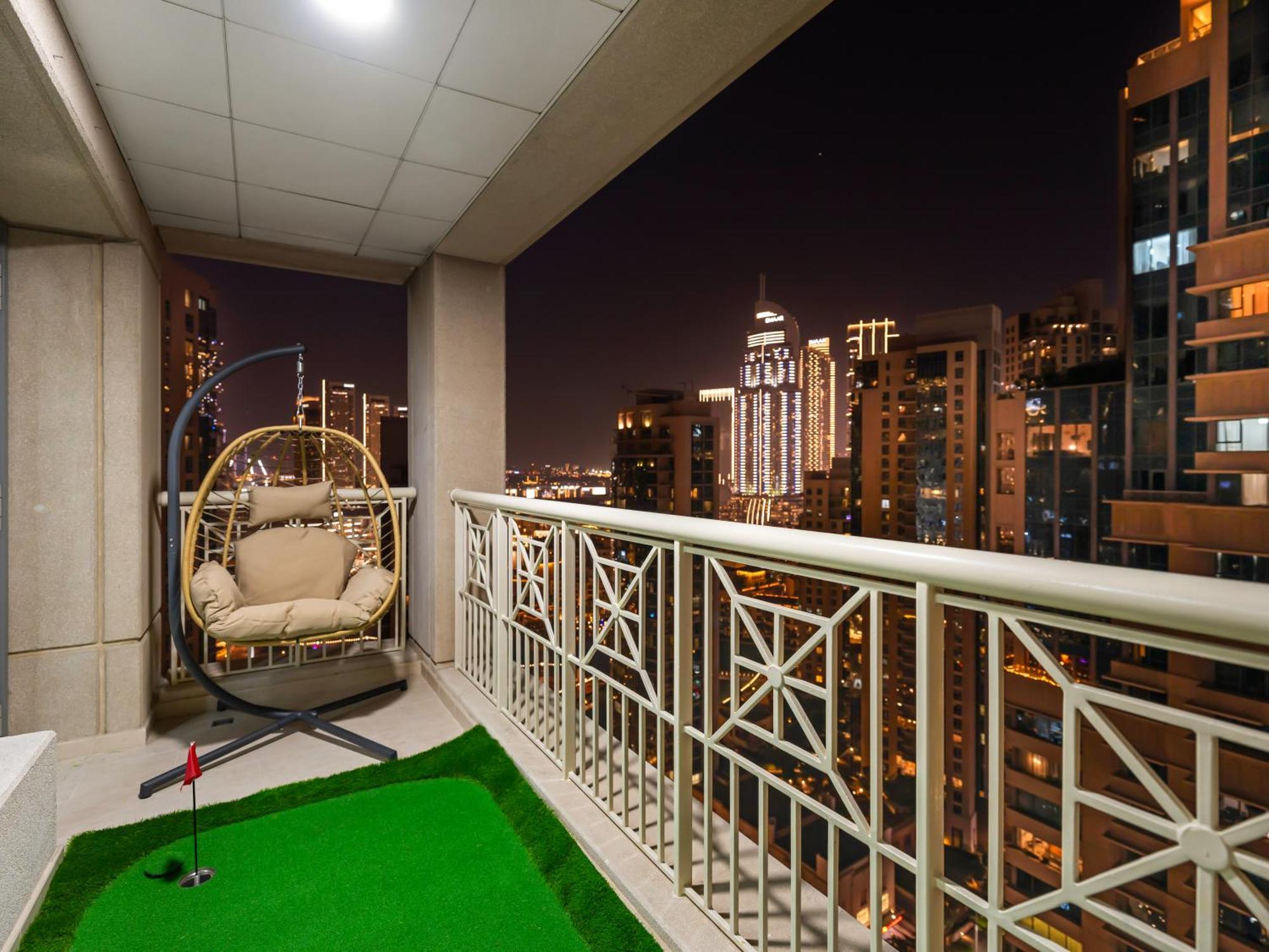 Appartement 2br With Mini-golf In Dt With Partial Burj Khalifa View Dubaï