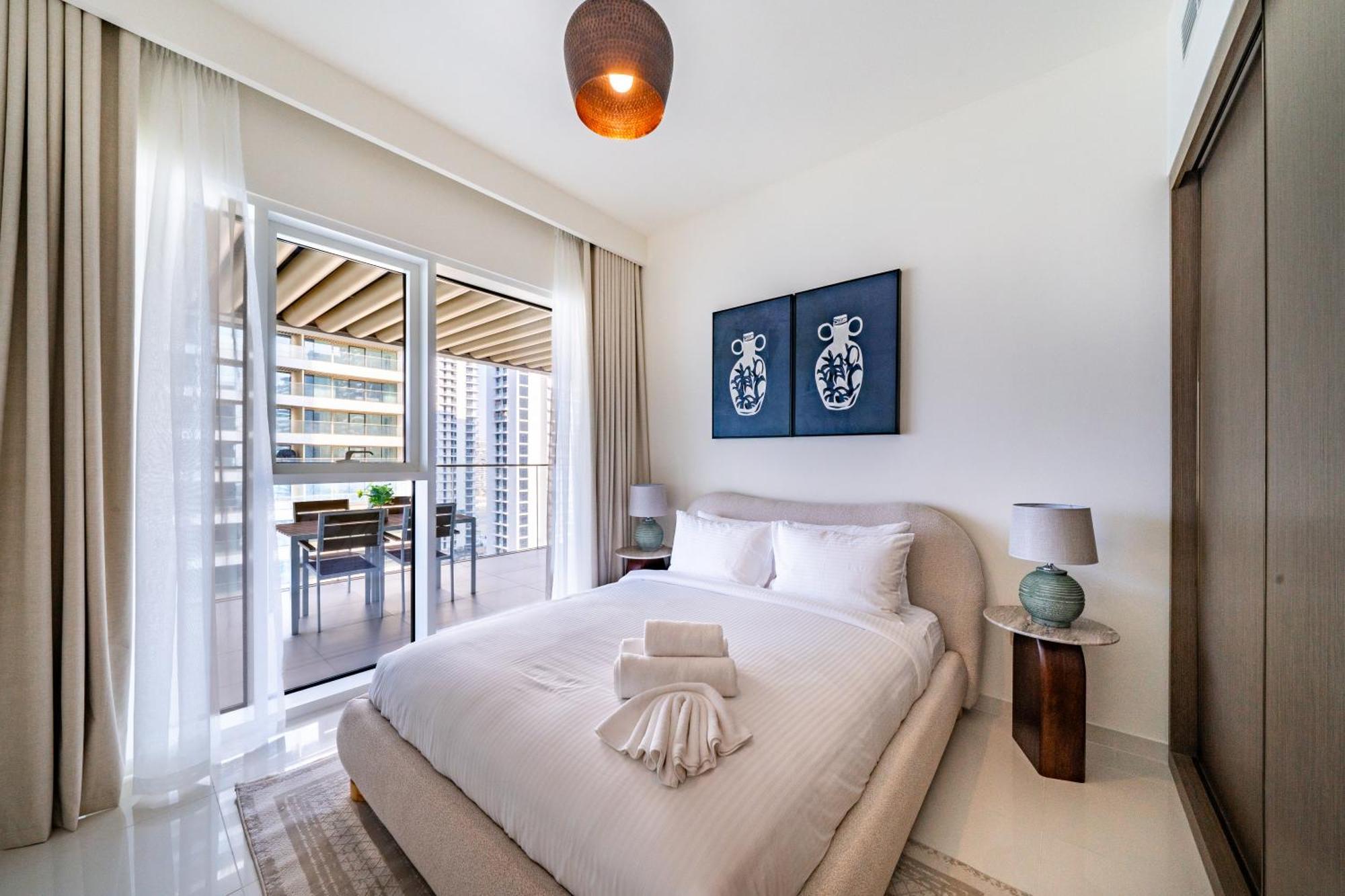 Homes & Beyond I Contemporary 2br With Sea View