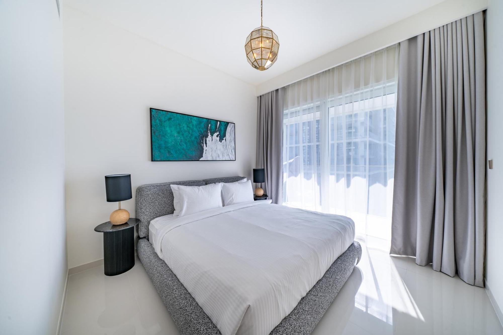 Homes & Beyond I Contemporary 2br With Sea View