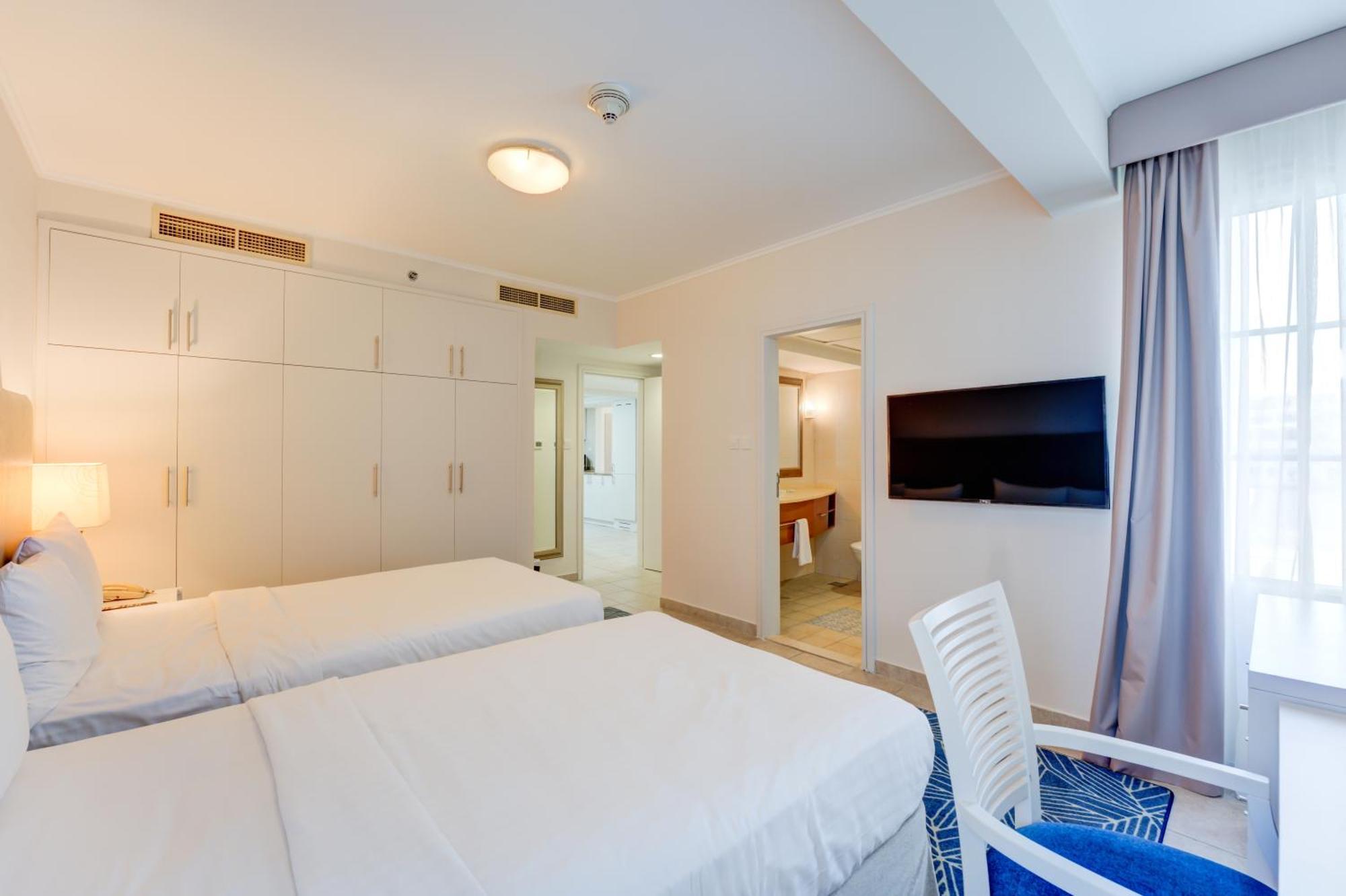 Apartahotel Millennium Lakeview Formerly Copthorne Lakeview Executive 4*