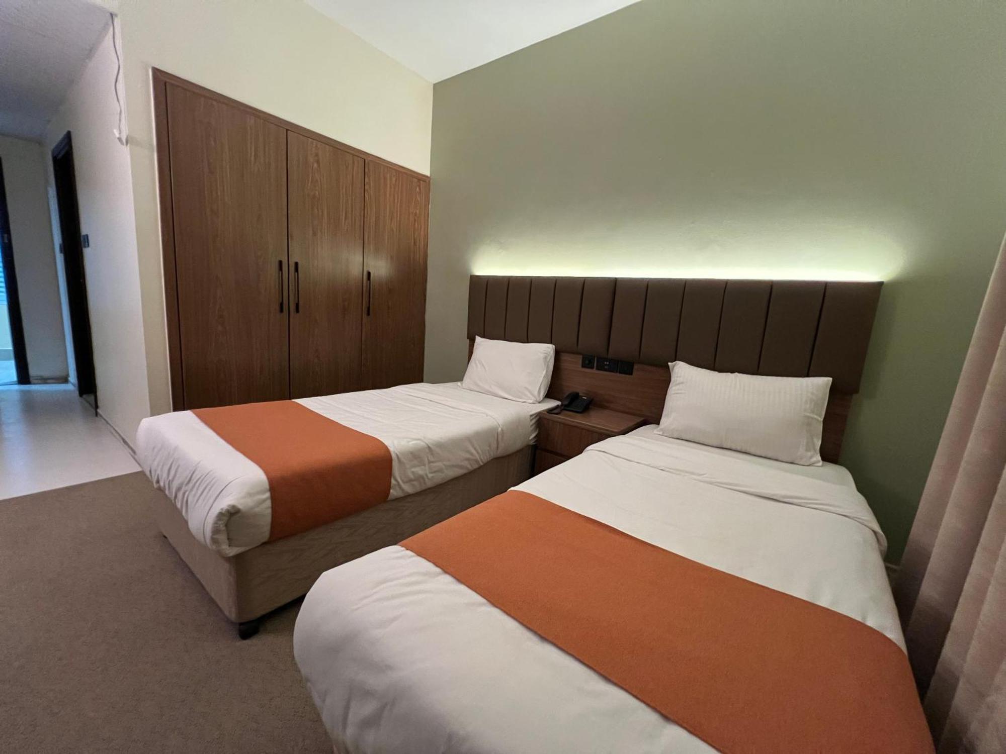 Aygro Hotel 2*