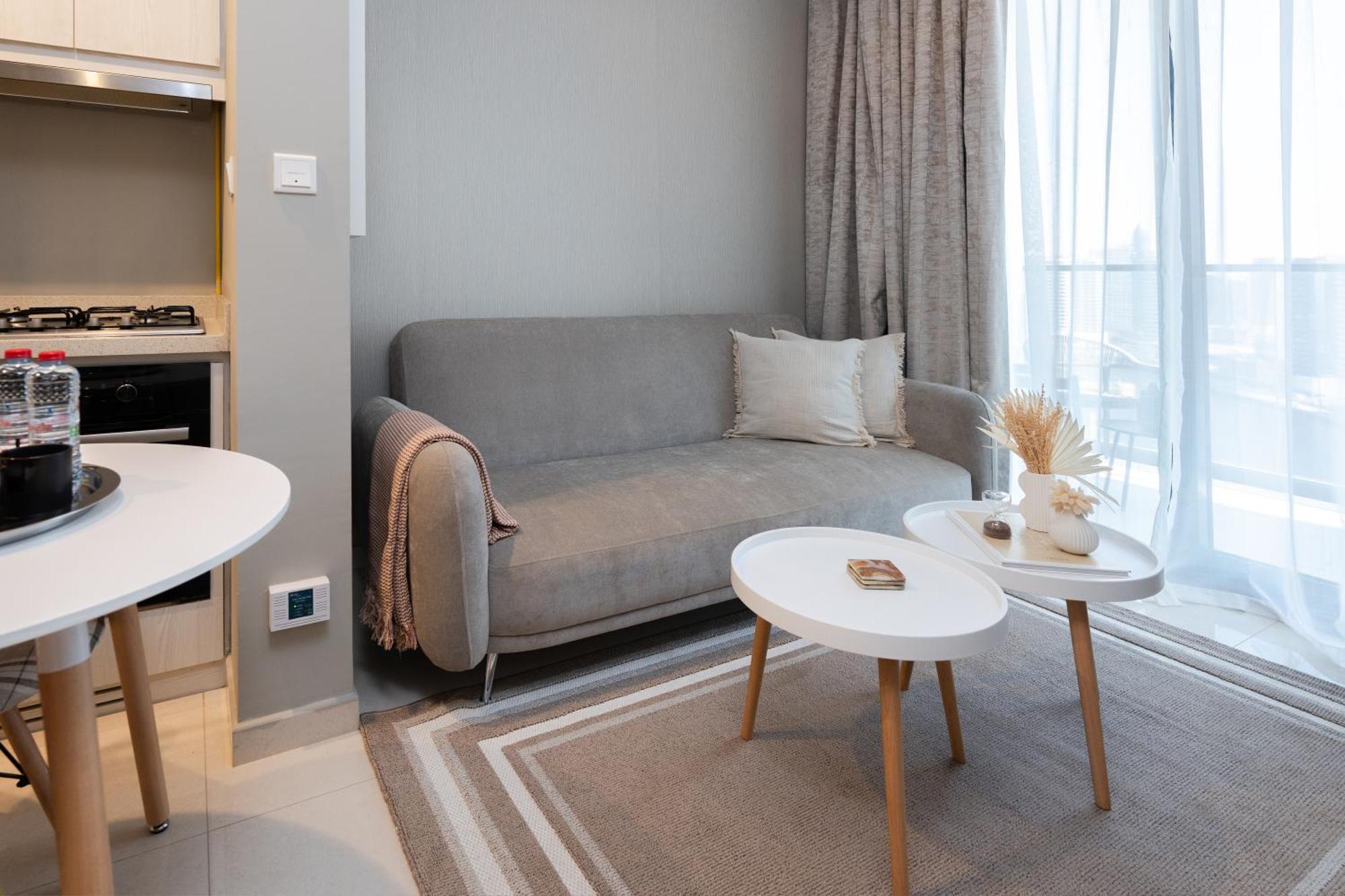 Appartamento Keyrock Living - Lakeview Escape In Business Bay *
