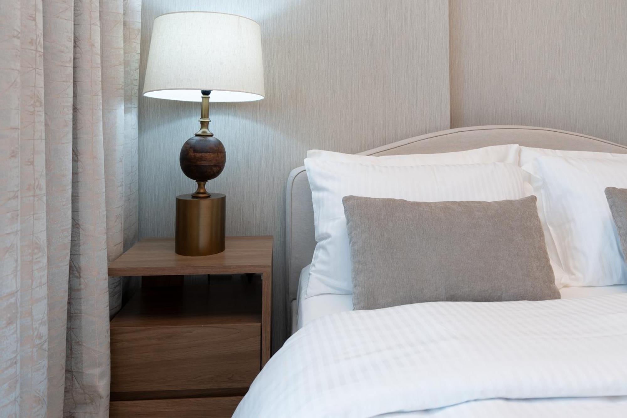 Keyrock Living - Lakeview Escape In Business Bay Dubai