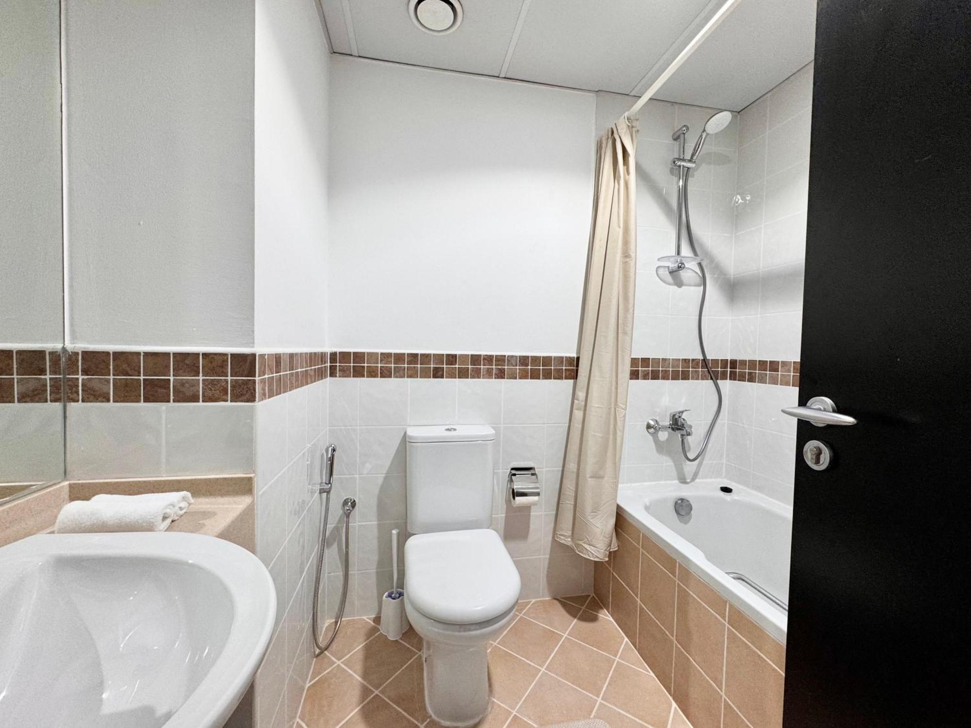 2 Bed In La Riviera Tower, Marina Near Metro And Mall, 12-min Walk To Jbr Beach! Appartement