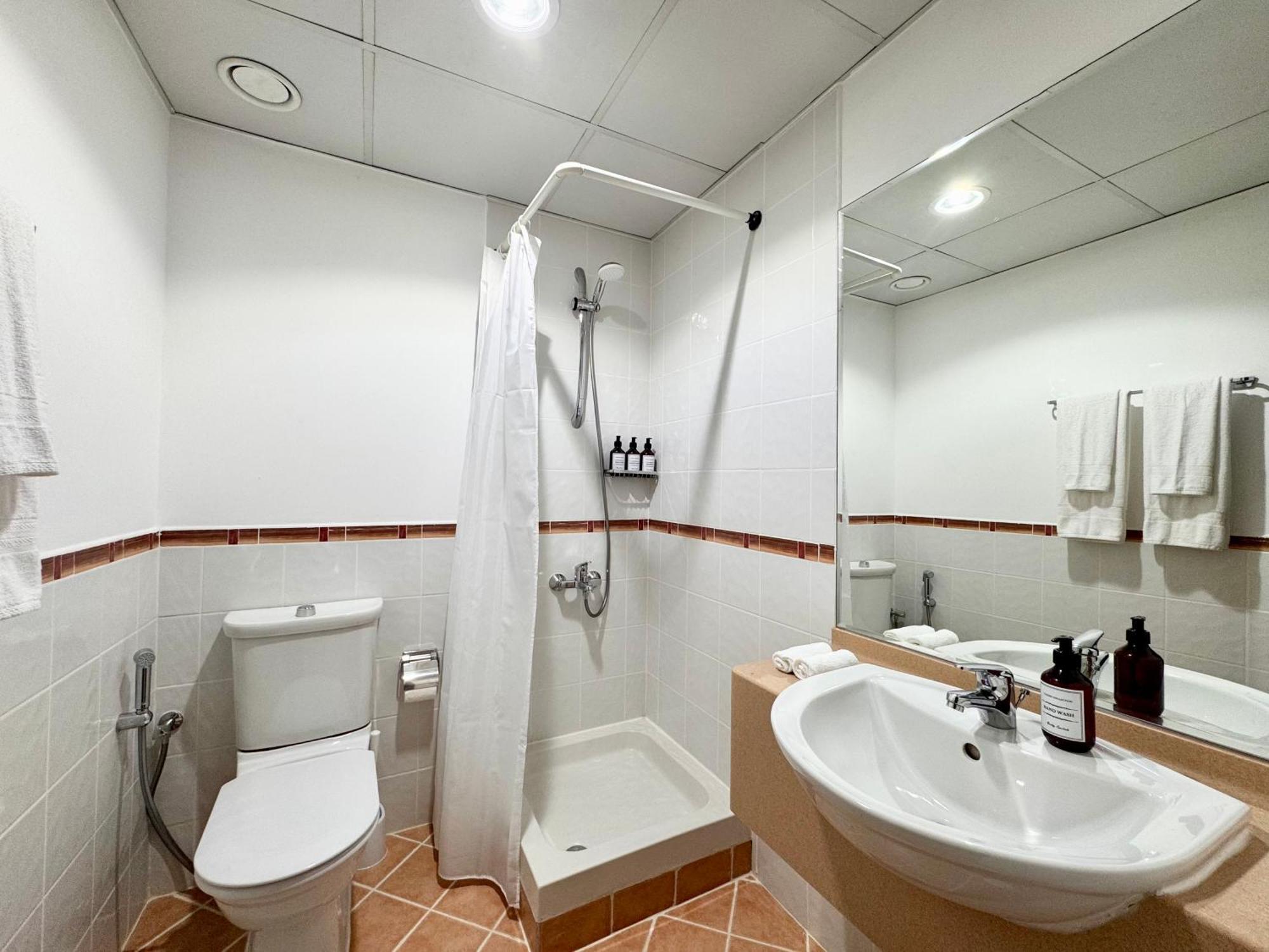 2 Bed In La Riviera Tower, Marina Near Metro And Mall, 12-min Walk To Jbr Beach! Appartamento *