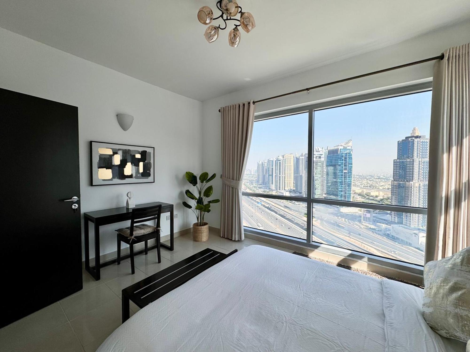 Appartement 2 Bed In La Riviera Tower, Marina Near Metro And Mall, 12-min Walk To Jbr Beach! *