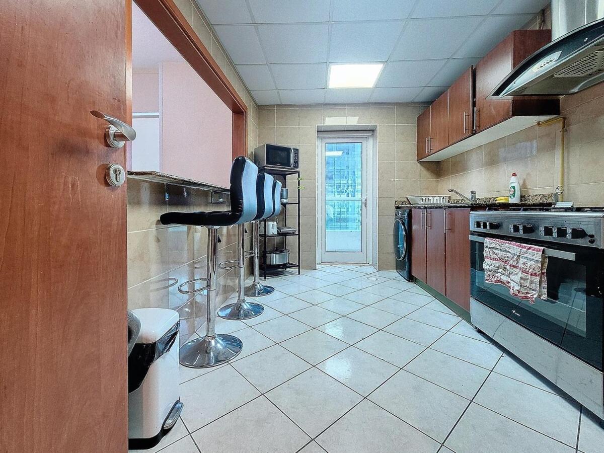 Exquisite 2 Bed In Marina Lägenhet Dubai