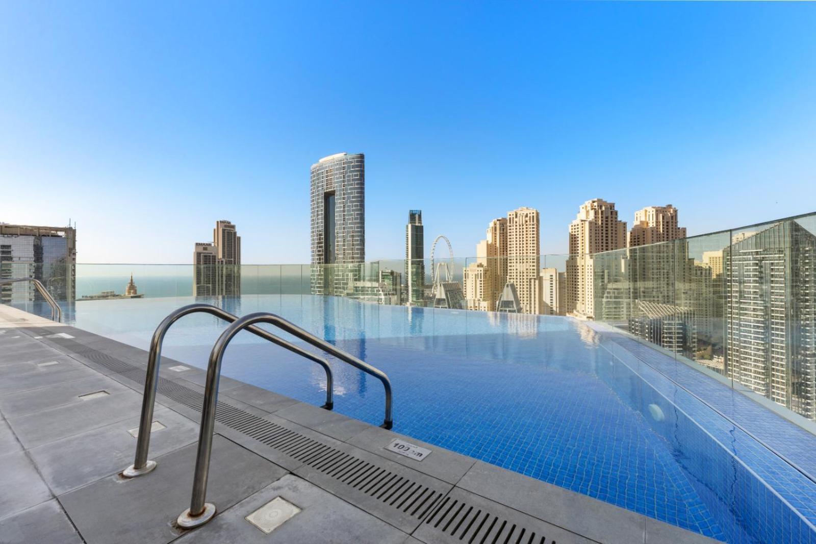 Luxury Living In Marina 1br Extra Large Appartement Dubaï