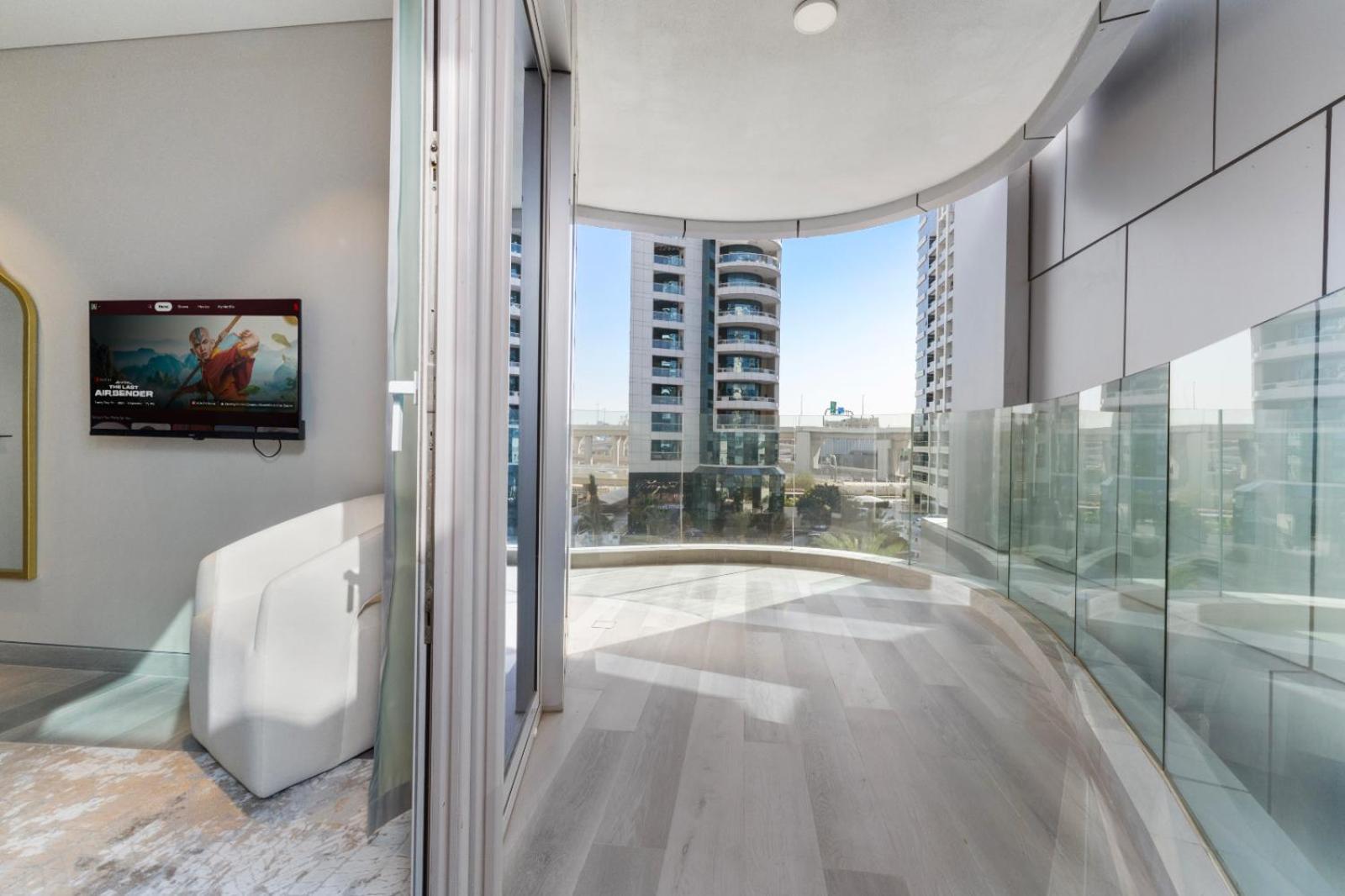 Luxury Living In Marina 1br Extra Large Appartement