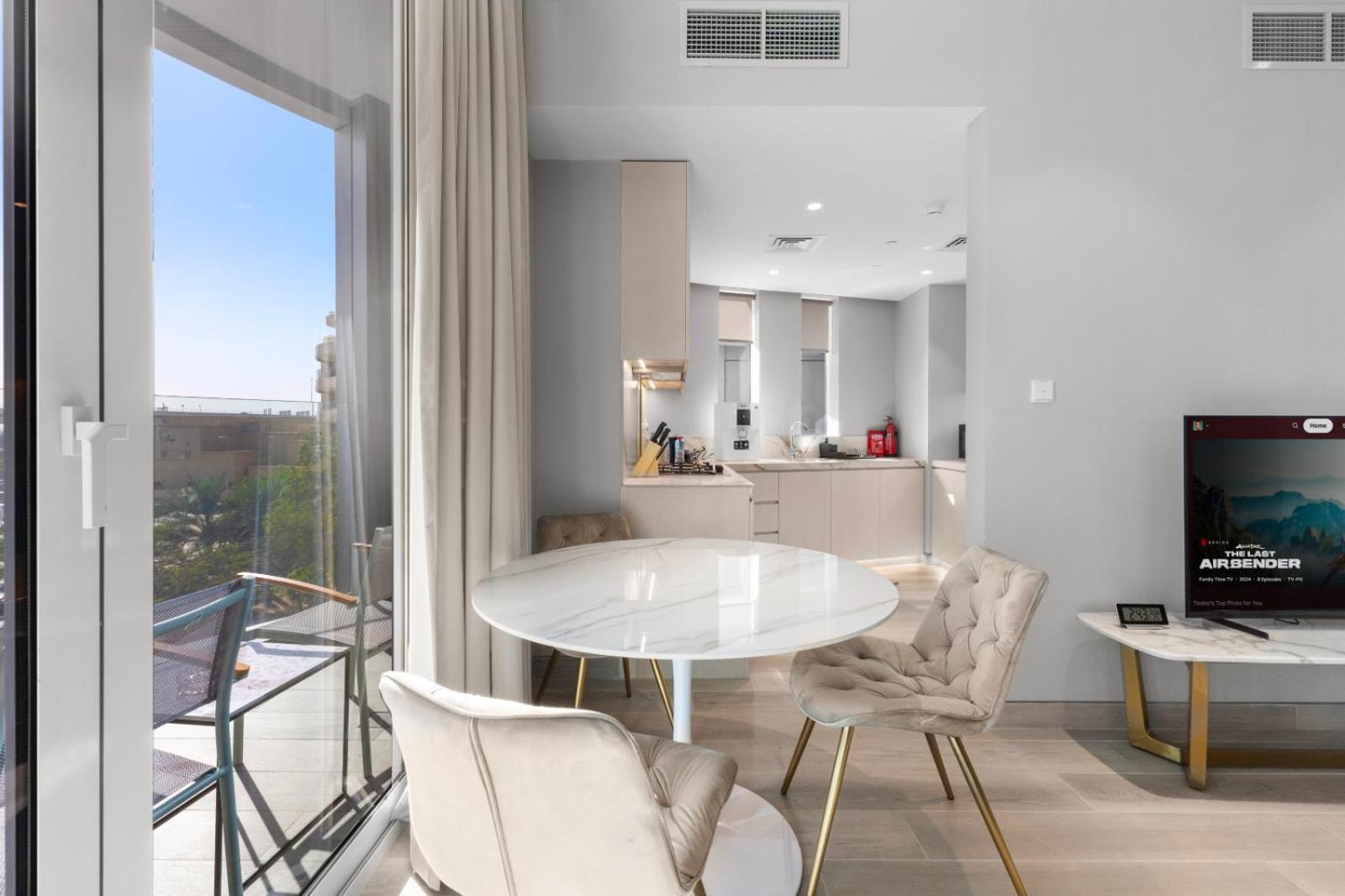 Luxury Living In Marina 1br Extra Large *