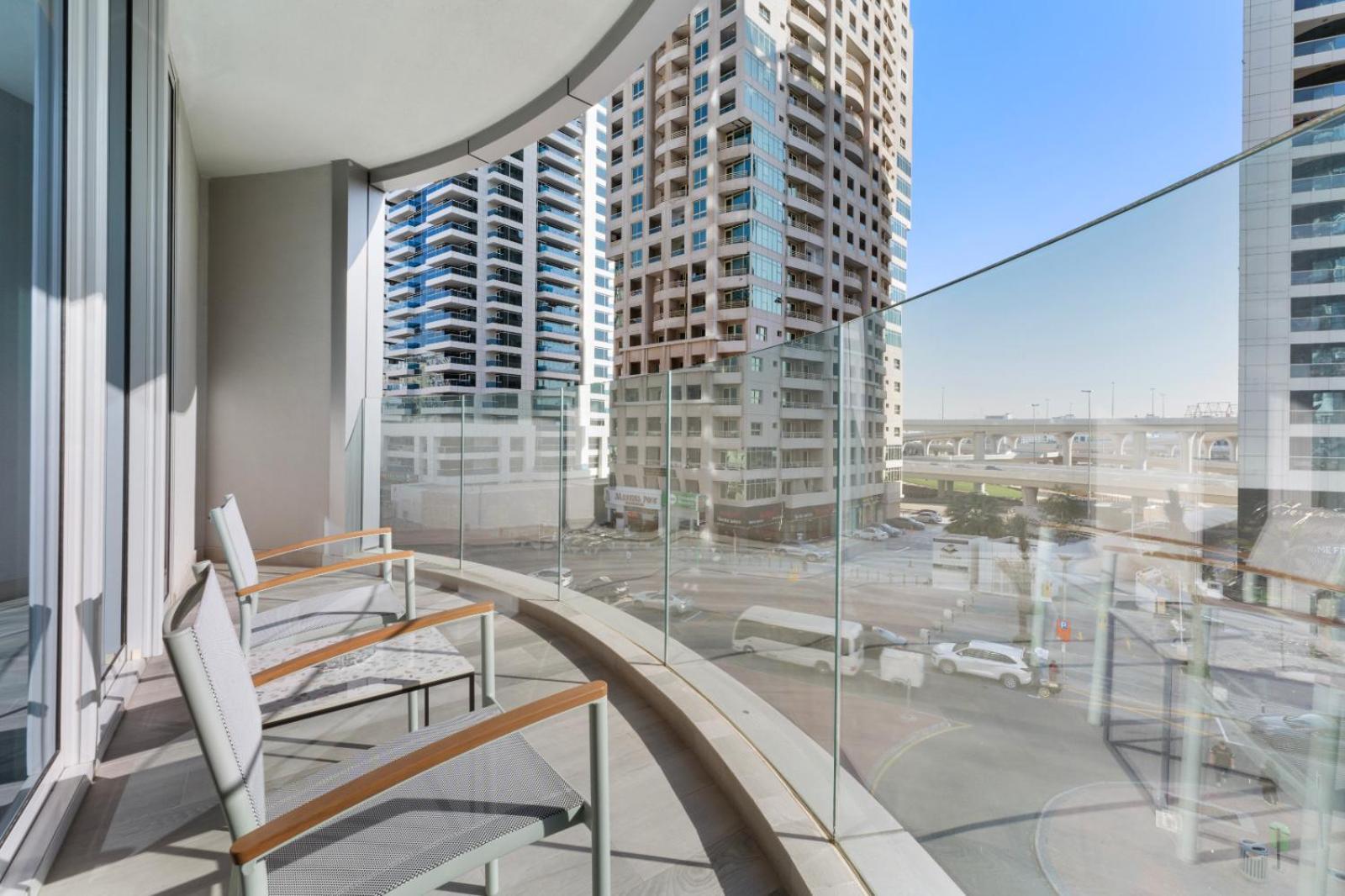 Luxury Living In Marina 1br Extra Large Appartement