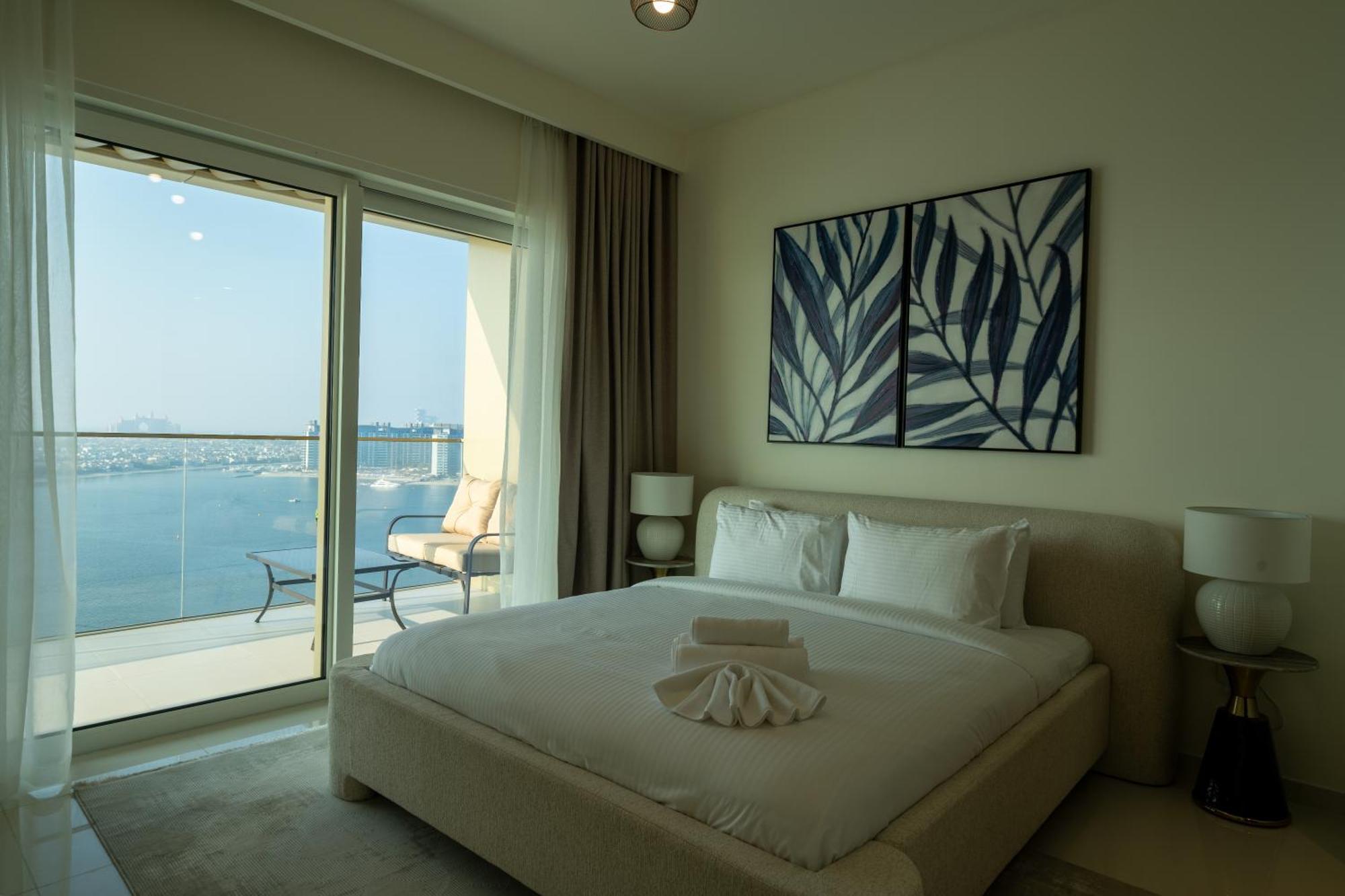 Appartement Homes & Beyond I Pristine 2br With Waterfront View Dubaï