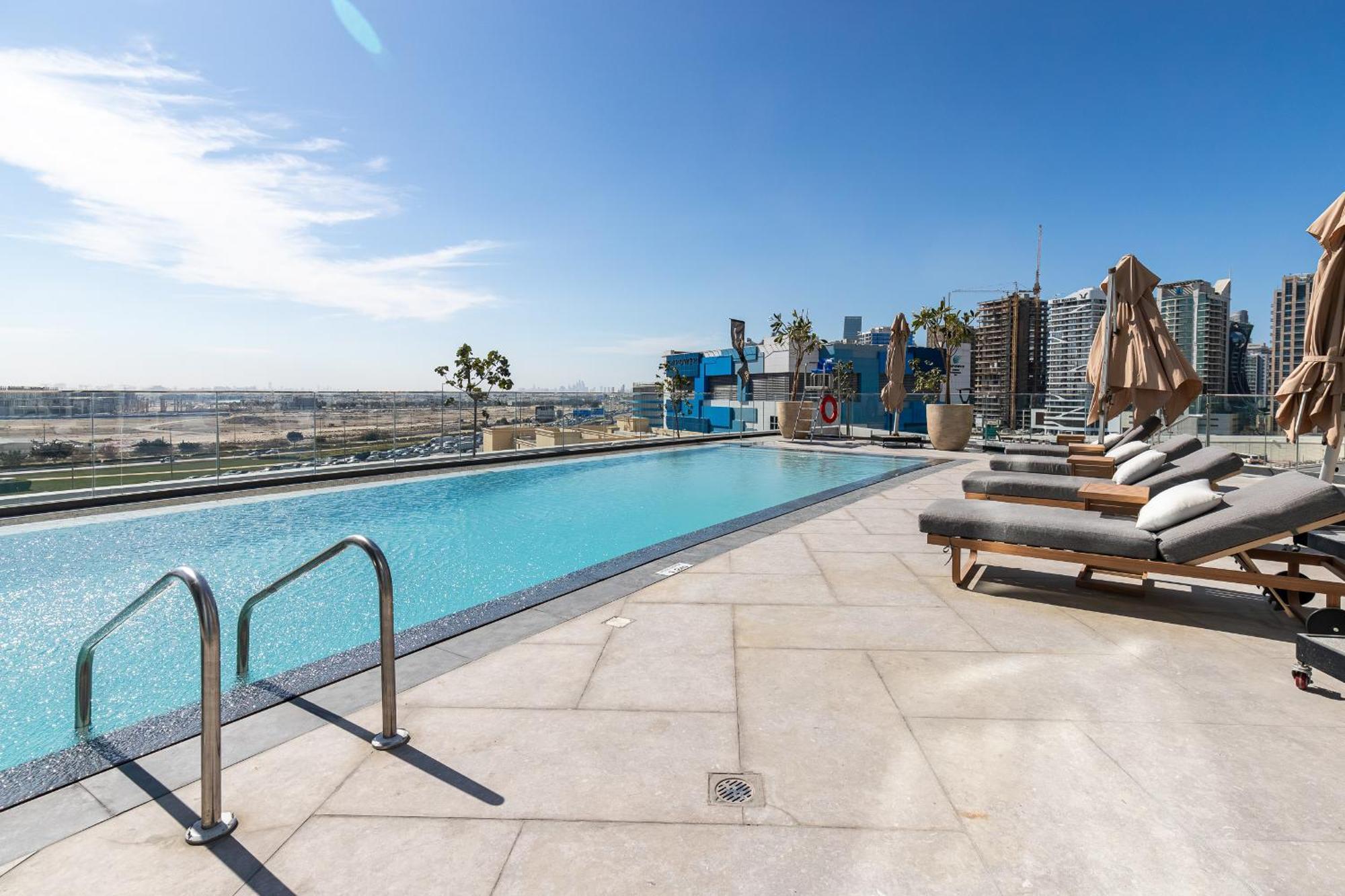 Apartamento Simply Comfort At Nobles Tower Luxury Burj View