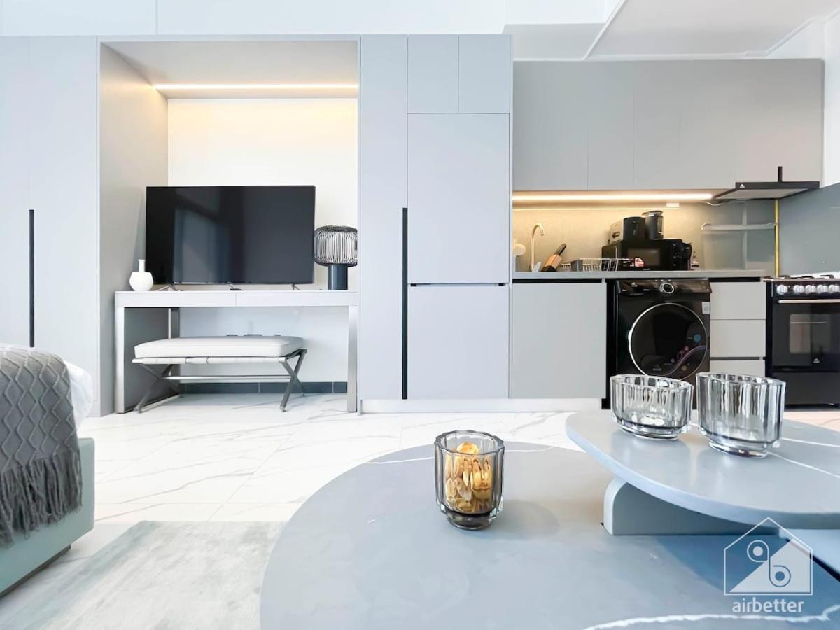 Stylish Getaway In Dubai's Mag 920 Appartement