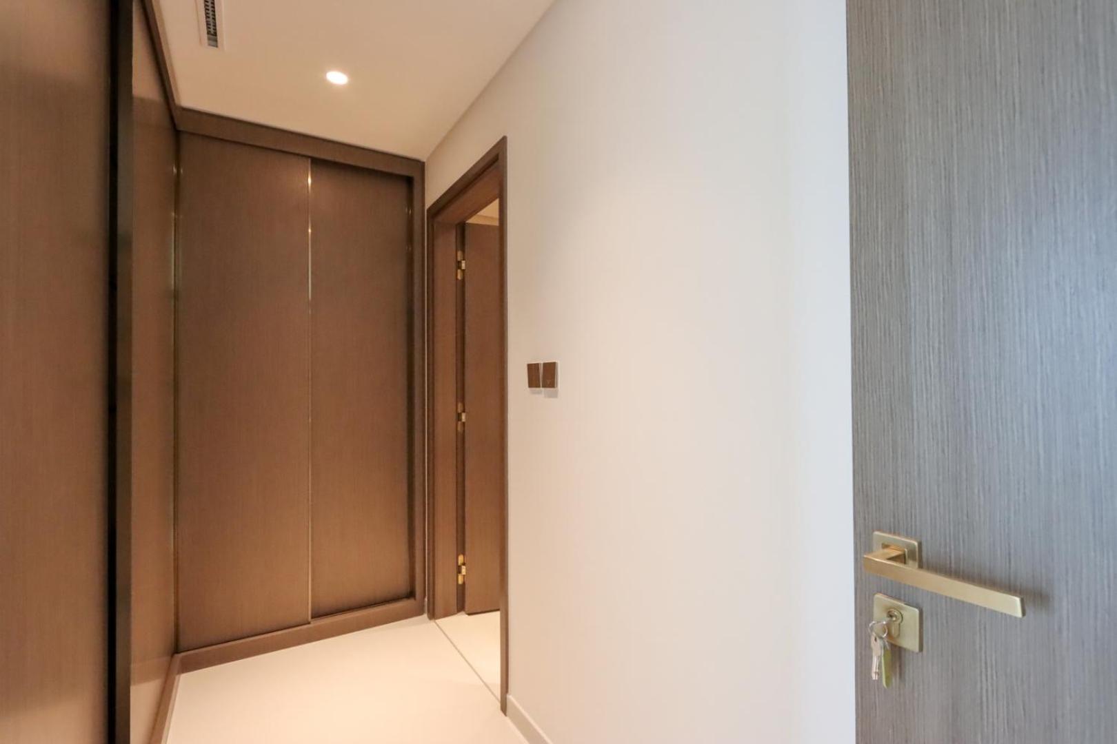 Livbnb-2br Iconic Living In Grand Bleu Appartement Dubaï