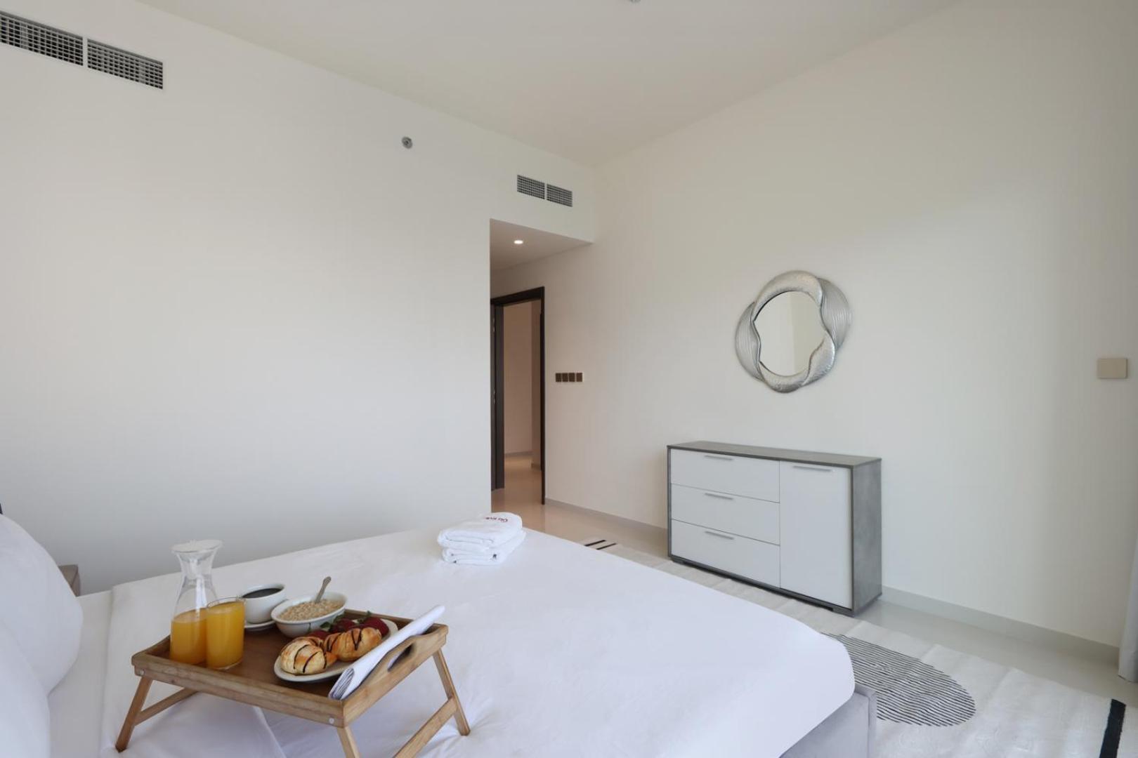 Livbnb-2br Iconic Living In Grand Bleu Dubaï