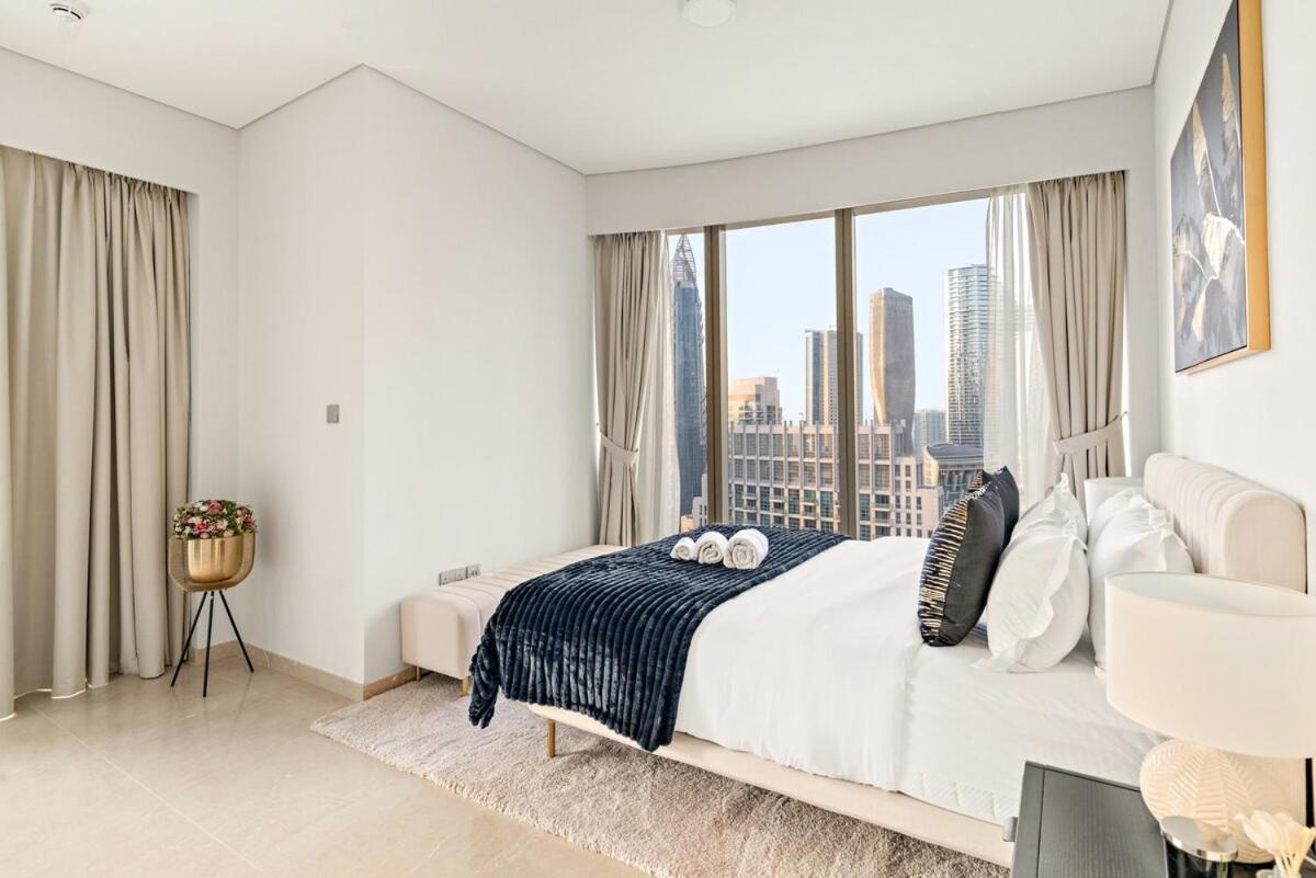 First Class 2br Luxurious Burj Khalifa View Apartment *