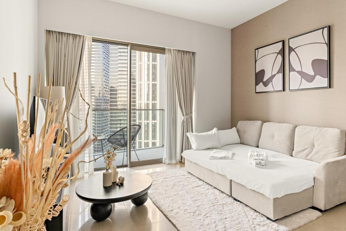 First Class 2br Luxurious Burj Khalifa View Apartment *