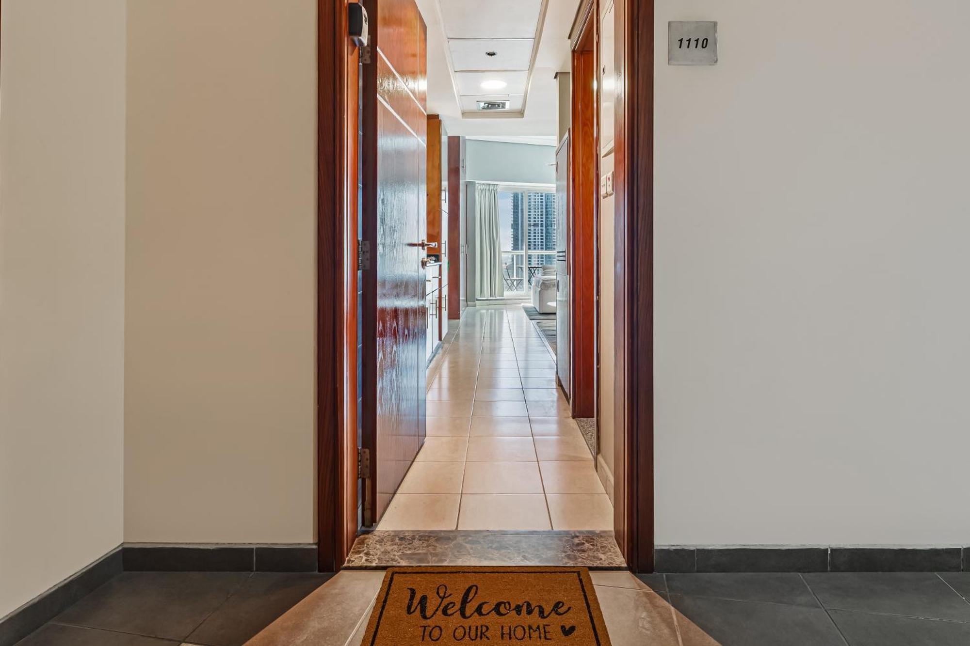 Brand New Furnished Terrace Jlt Appartement *