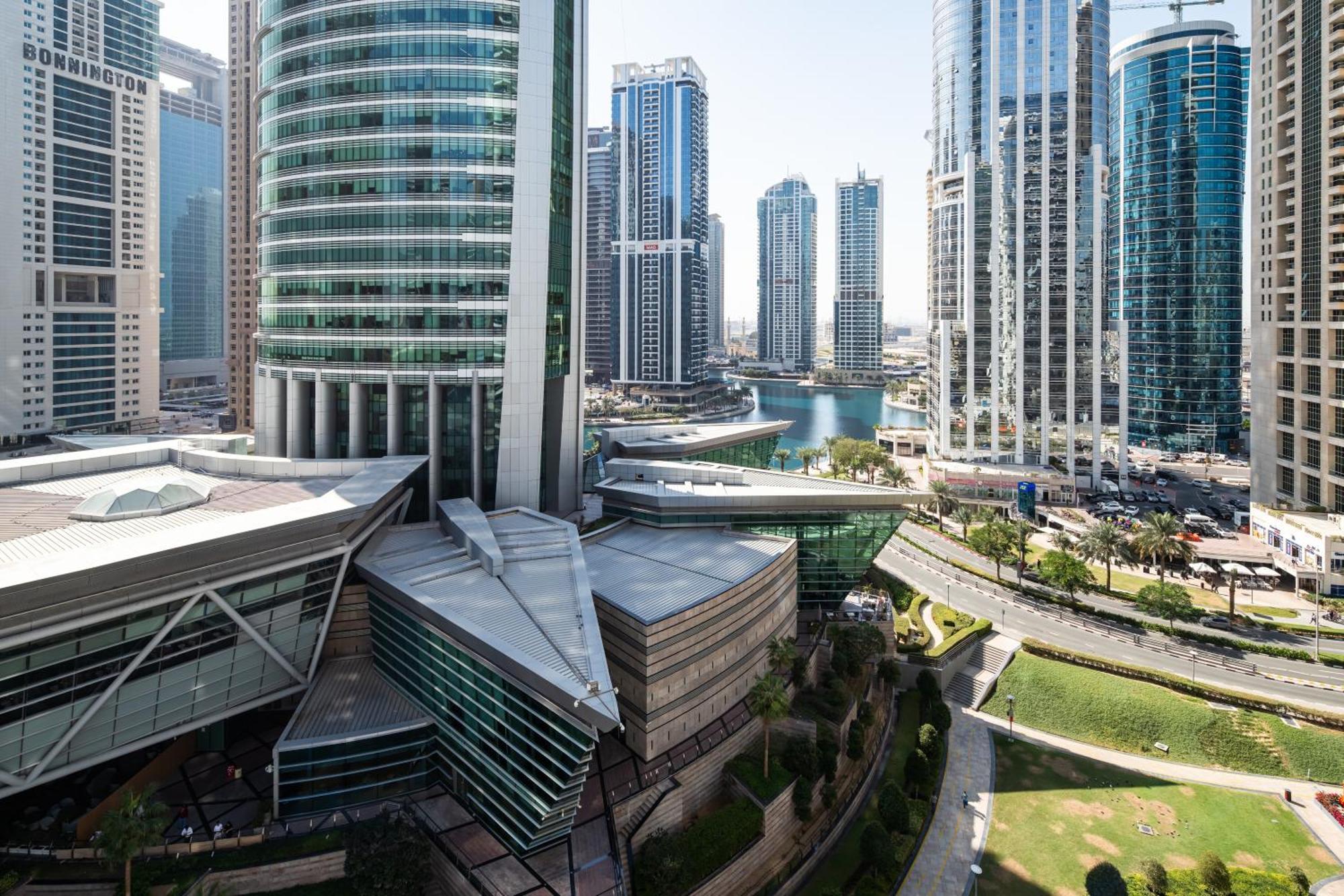 Brand New Furnished Terrace Jlt Appartement