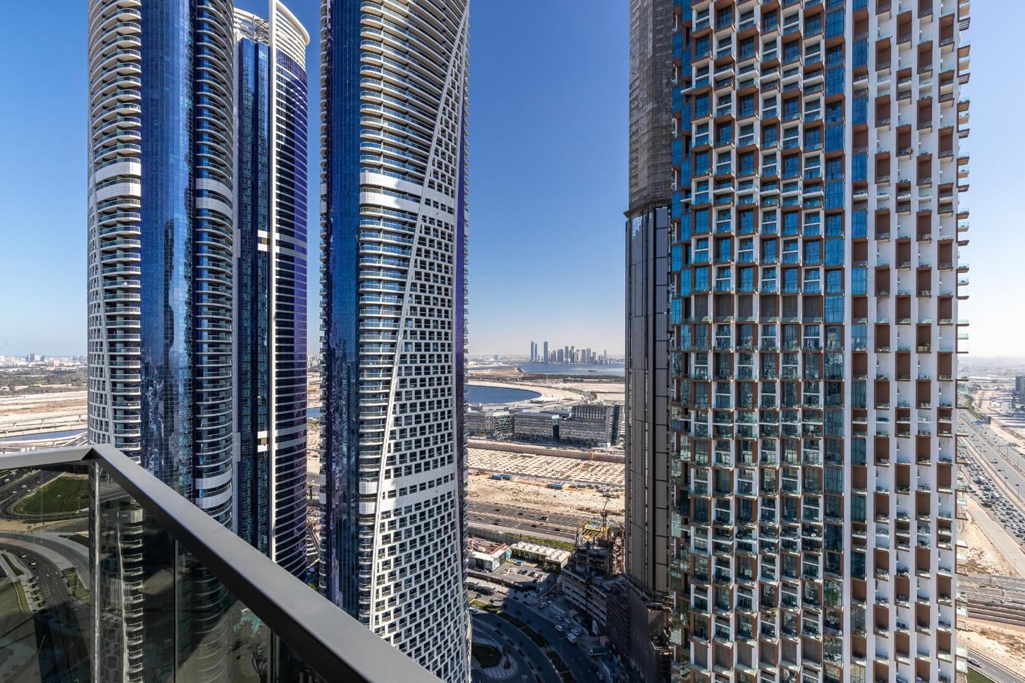 Simply Comfort At Nobles Tower Luxury Burj View Apartemen *