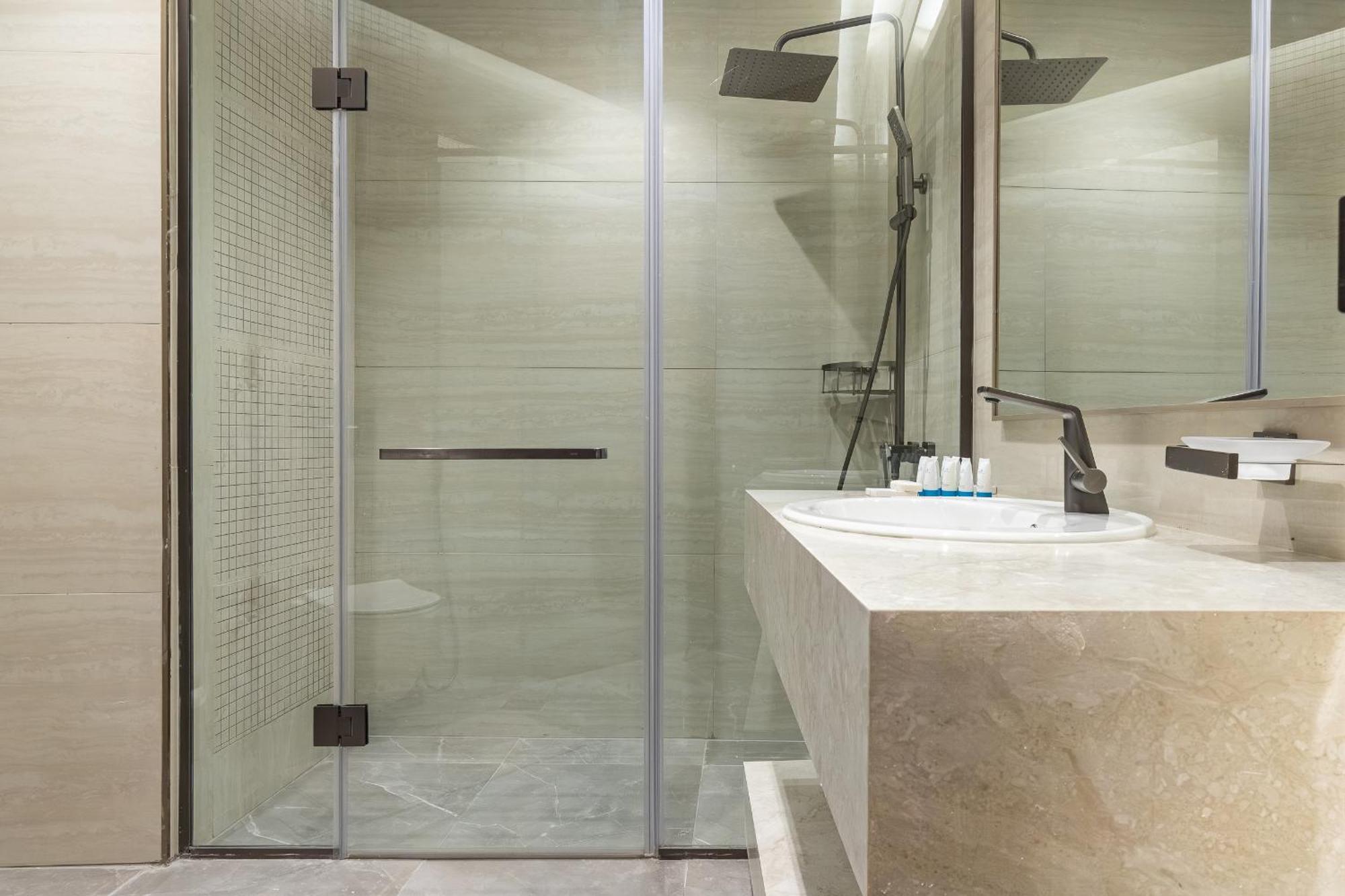 Apartemen Simply Comfort At Nobles Tower Luxury Burj View *