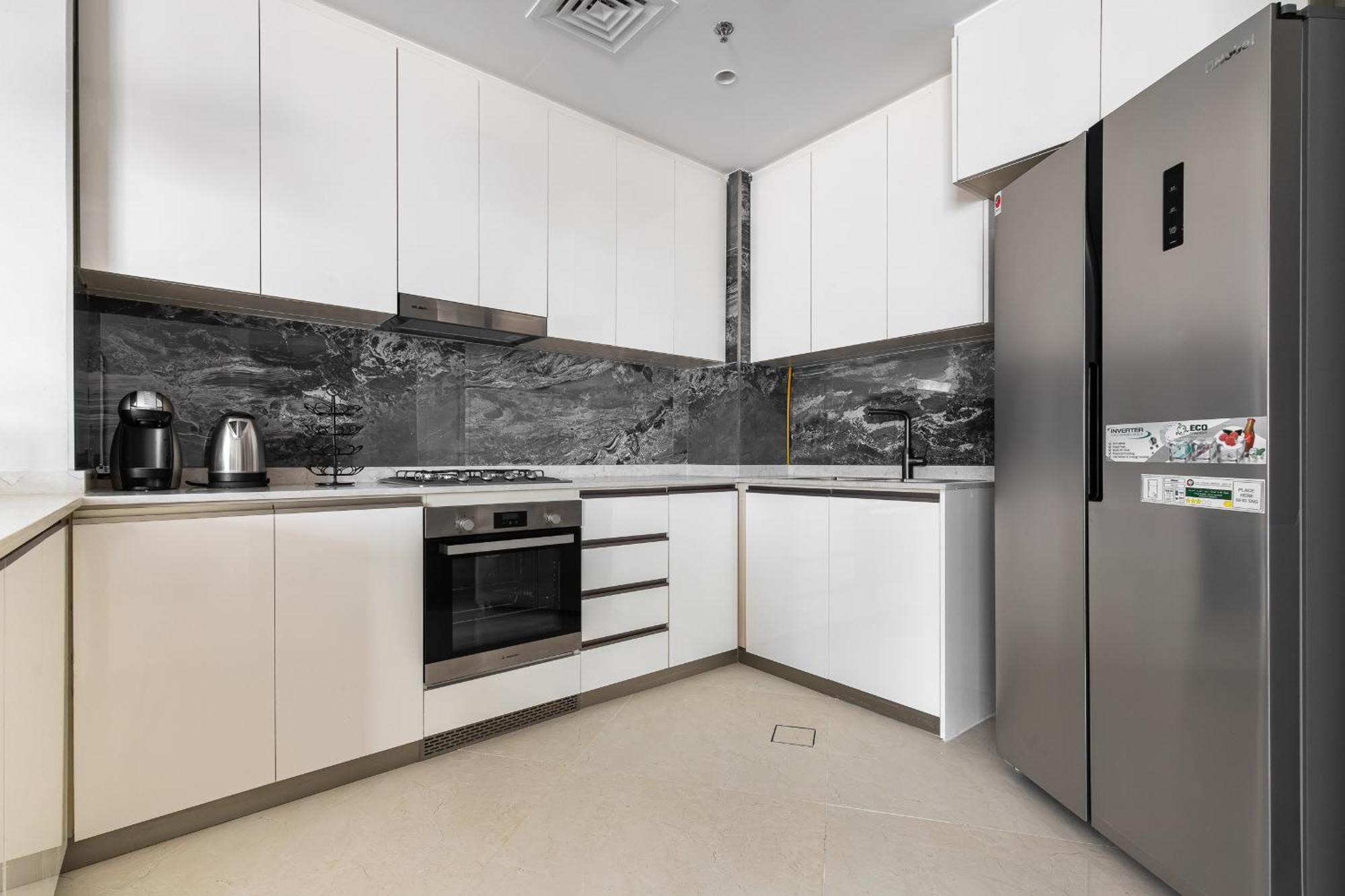 Simply Comfort At Nobles Tower Luxury Burj View Apartemen *