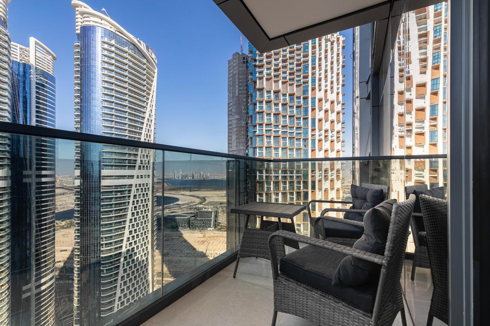 Apartemen Simply Comfort At Nobles Tower Luxury Burj View