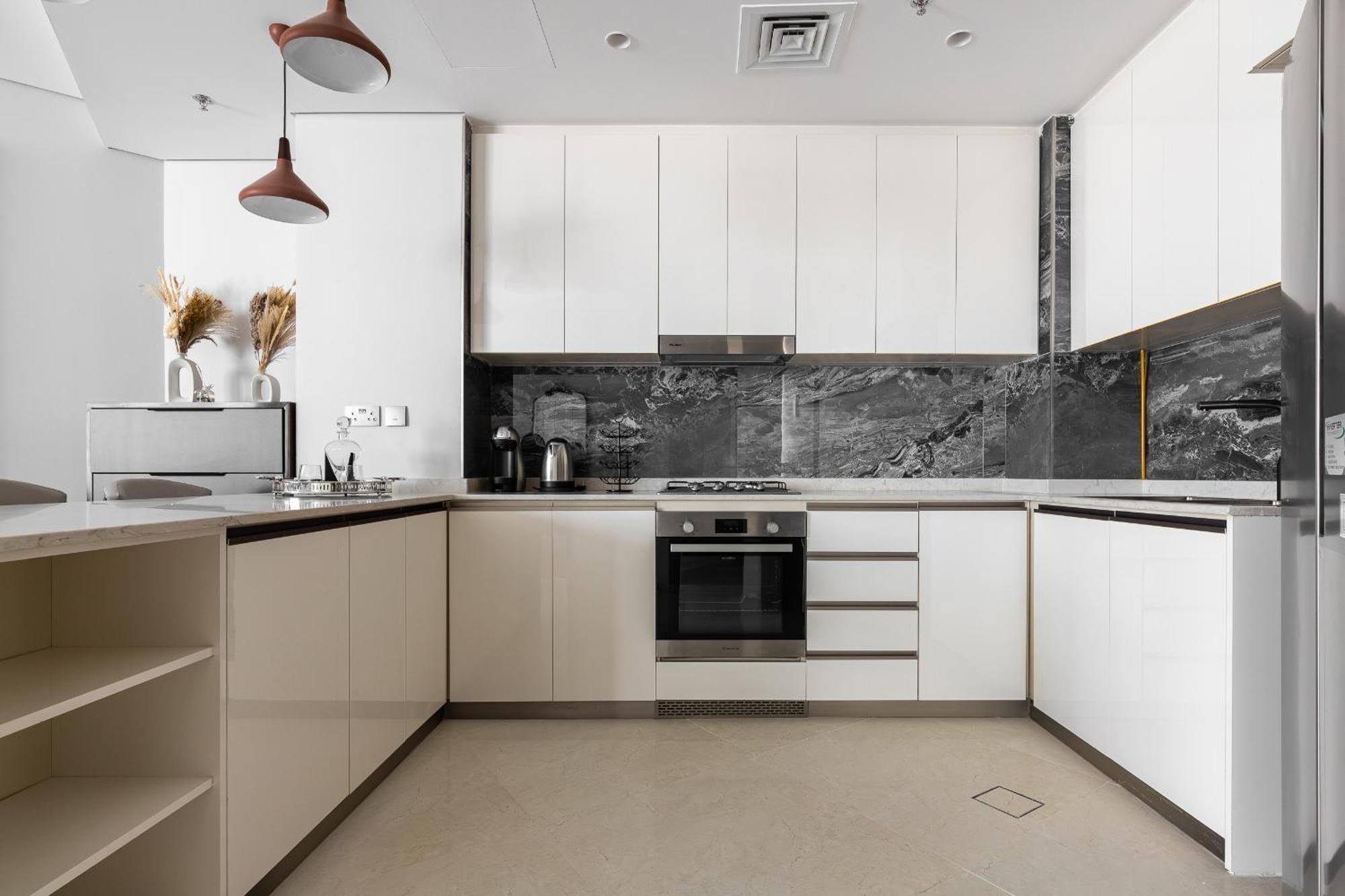 Apartemen Simply Comfort At Nobles Tower Luxury Burj View Dubai