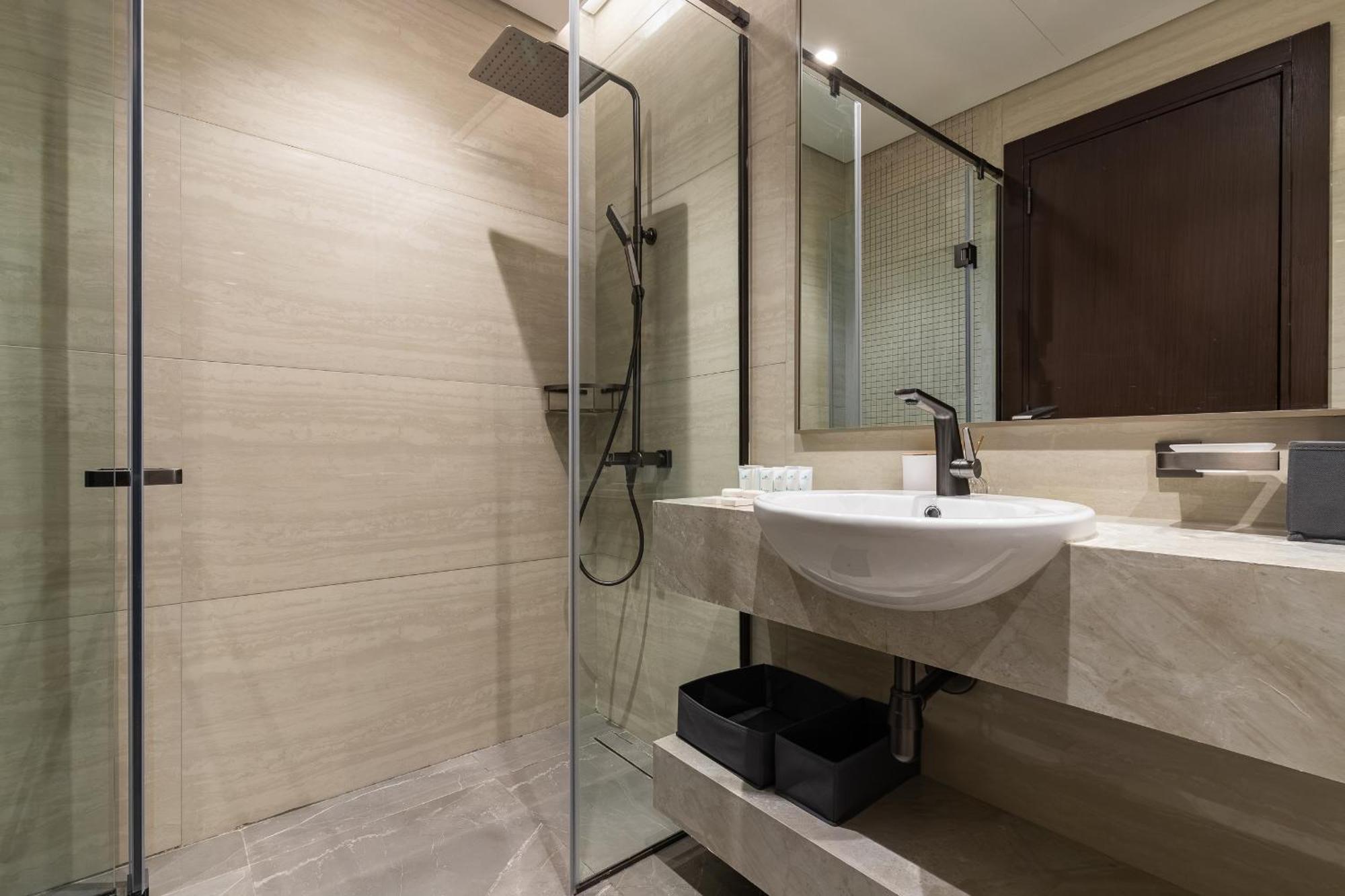 Apartemen Simply Comfort At Nobles Tower Luxury Burj View Dubai