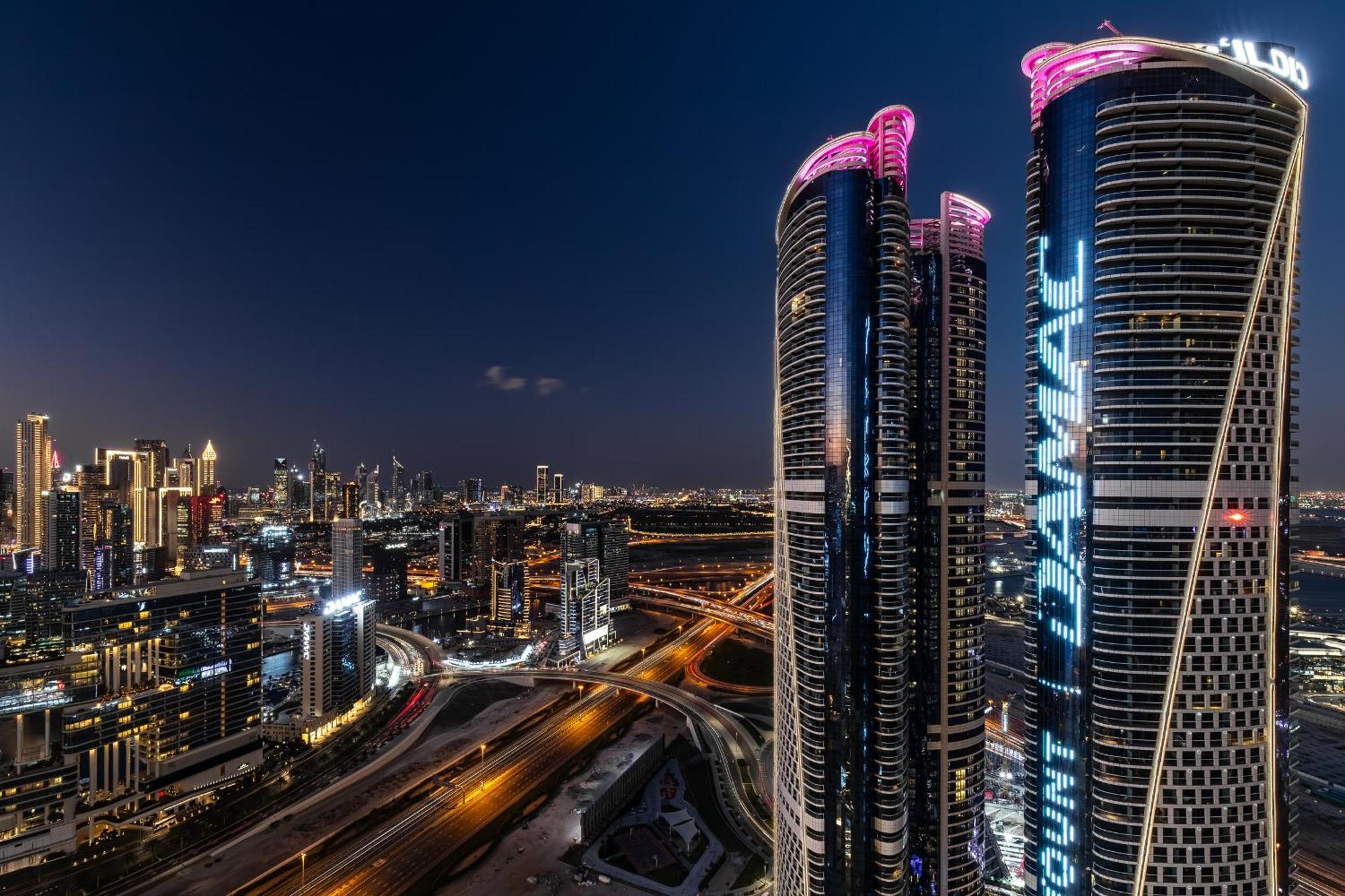 Simply Comfort At Nobles Tower Luxury Burj View Apartemen