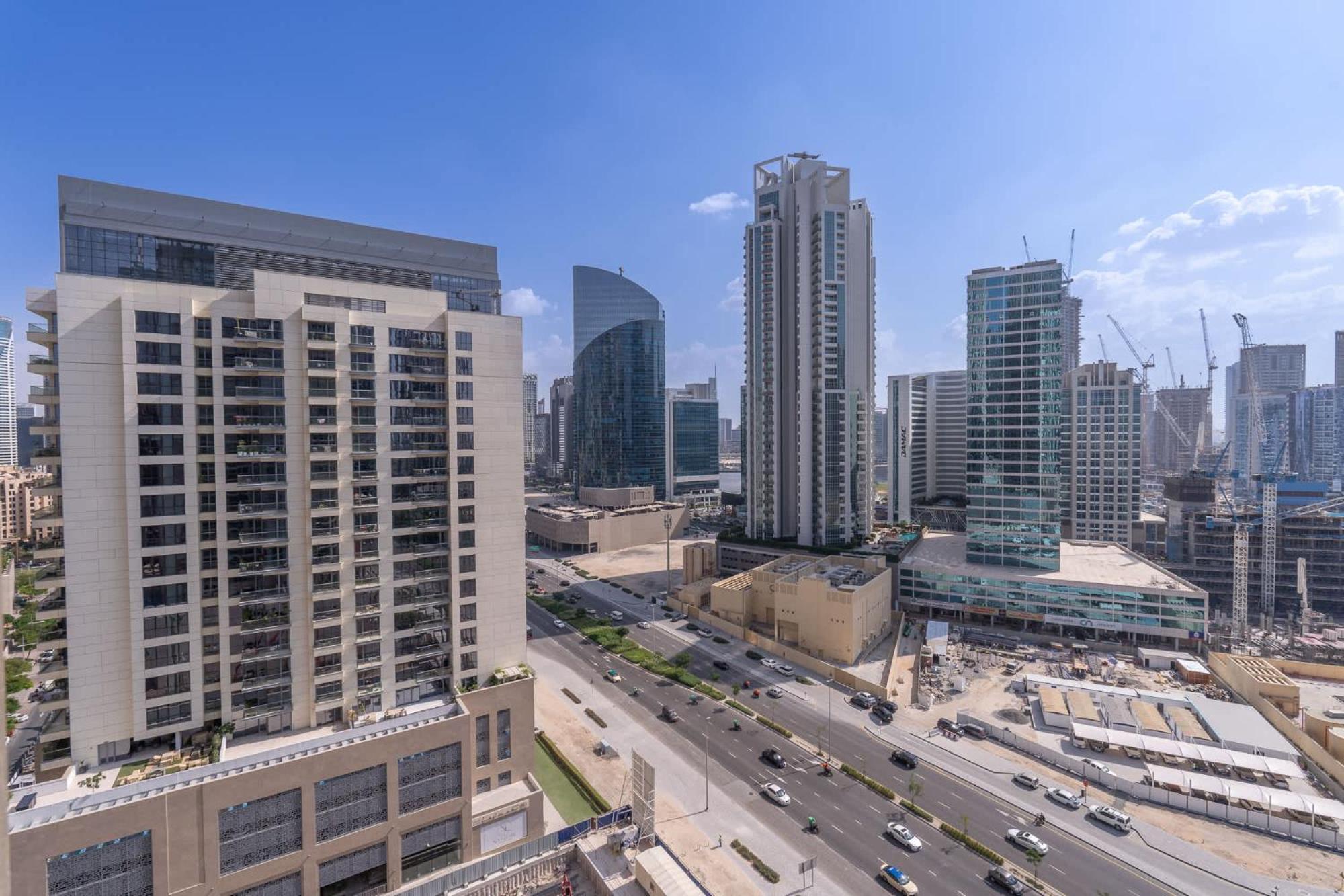 Relaxing 1-bedroom With Stunning View Of A Skyline In Downtown *
