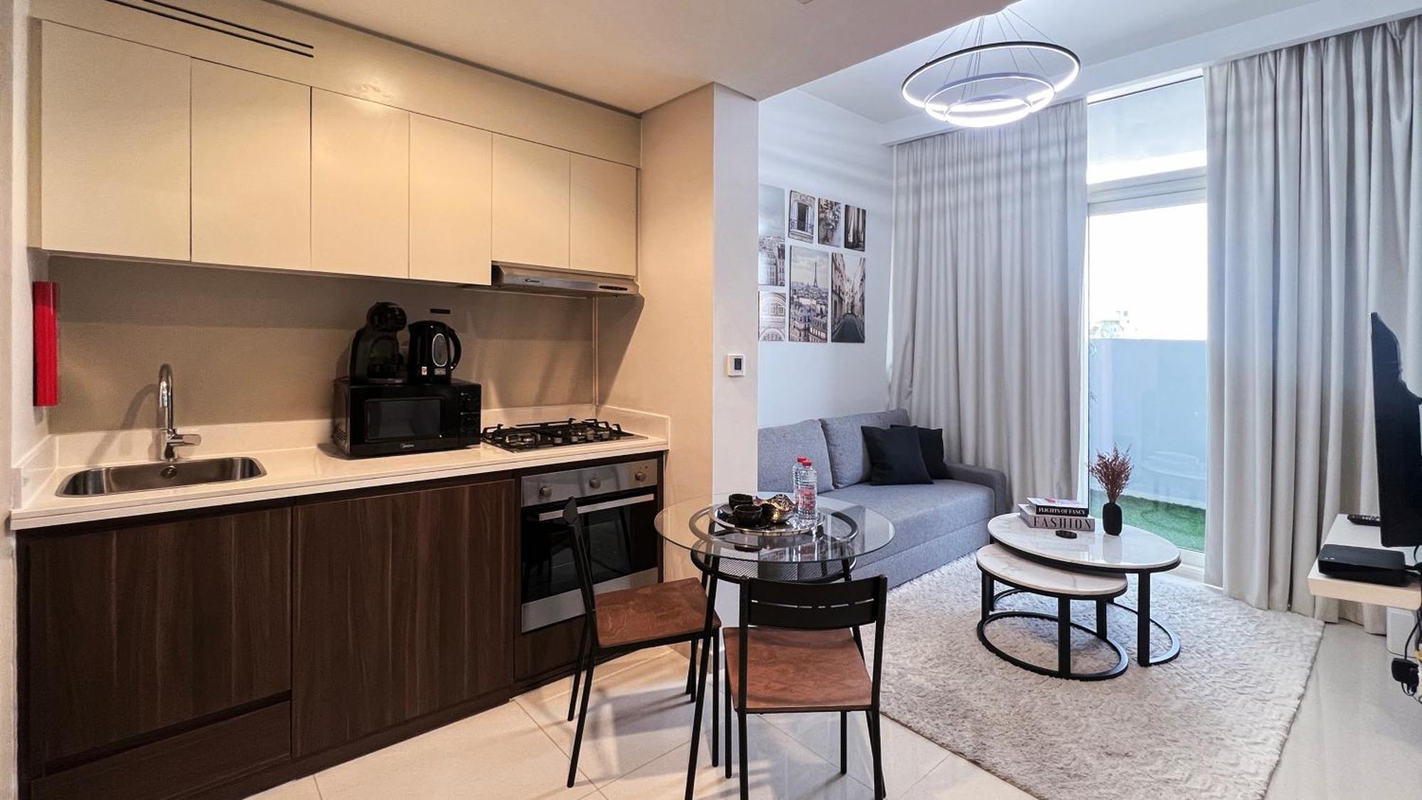Apartament Keyrock Living - 1br Luxury With View At Reva