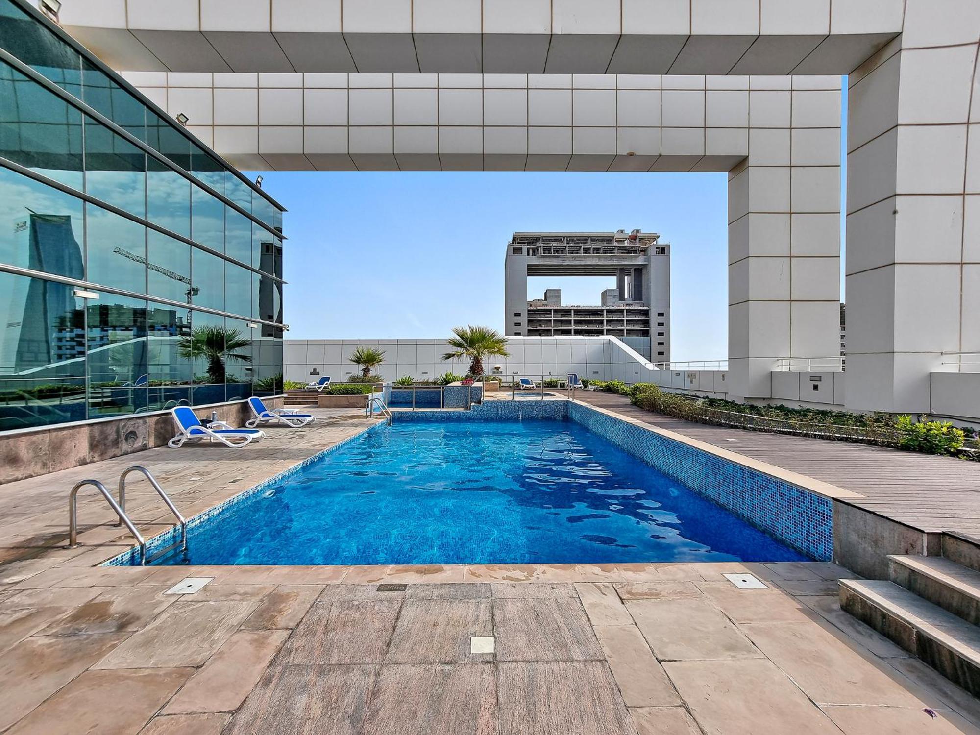 Appartement Silkhaus Spacious Near Almas West Dubaï