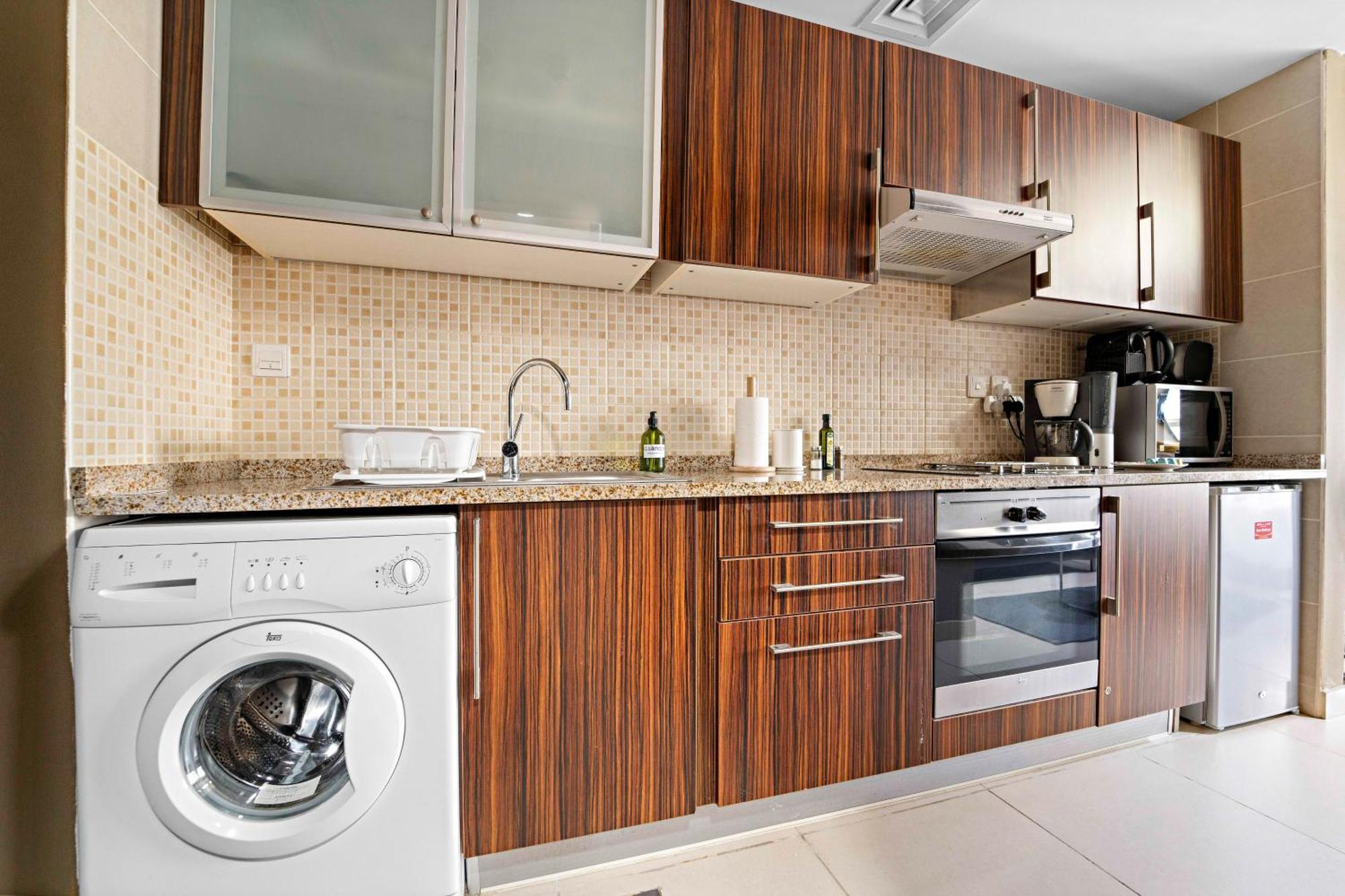 Silkhaus Spacious Near Almas West *