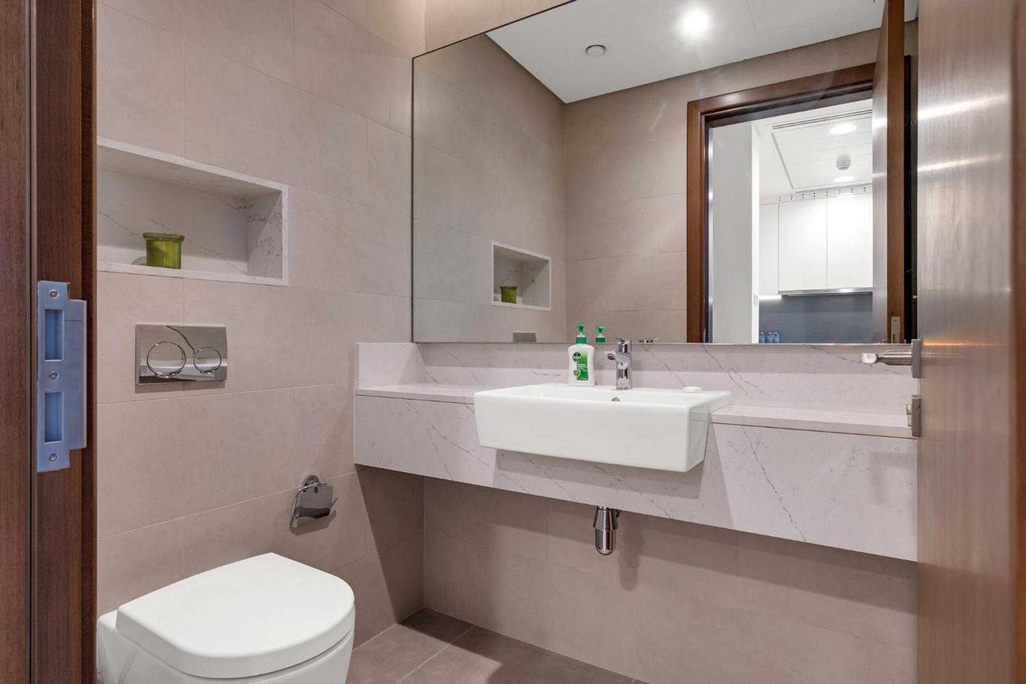 Canalfront - Location Up To 7 Guests * Dubái