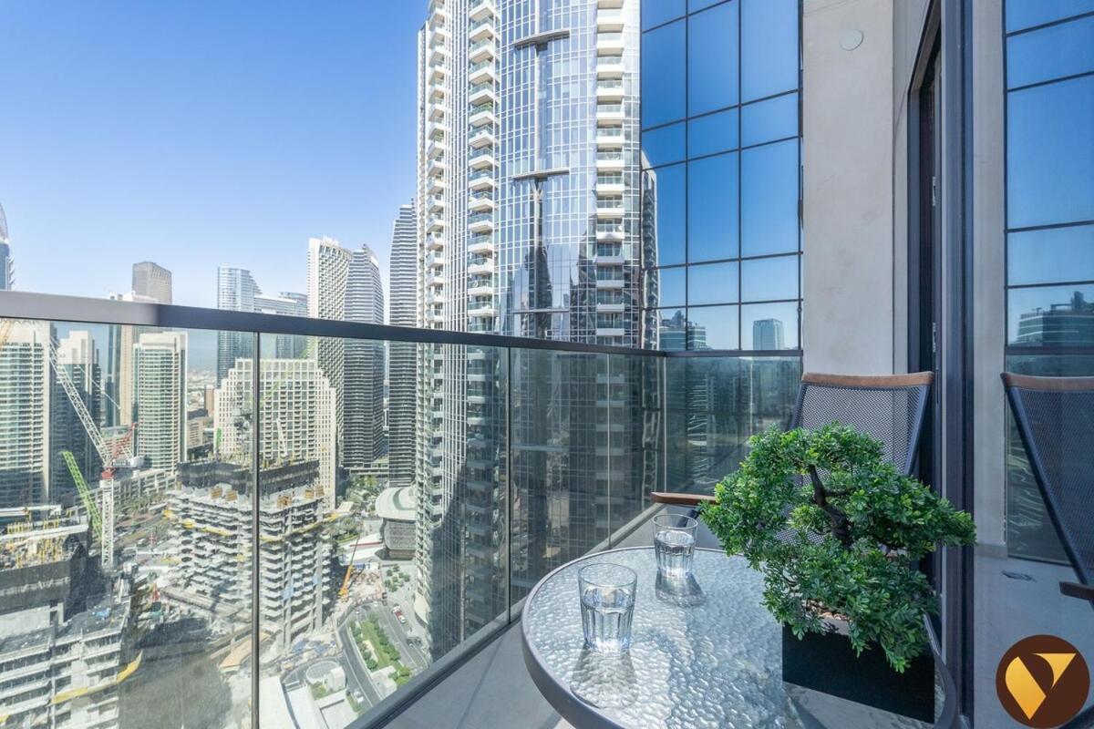 Vogue 30th Floor Skyline View With Balcony Near To Burj Khailfa And Mall, Act One By Emaar, Downtown Dubai, Sheikh Mohammed Bin Rashid Boulevard *