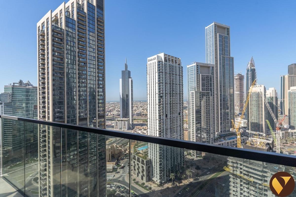 Vogue 30th Floor Skyline View With Balcony Near To Burj Khailfa And Mall, Act One By Emaar, Downtown Dubai, Sheikh Mohammed Bin Rashid Boulevard