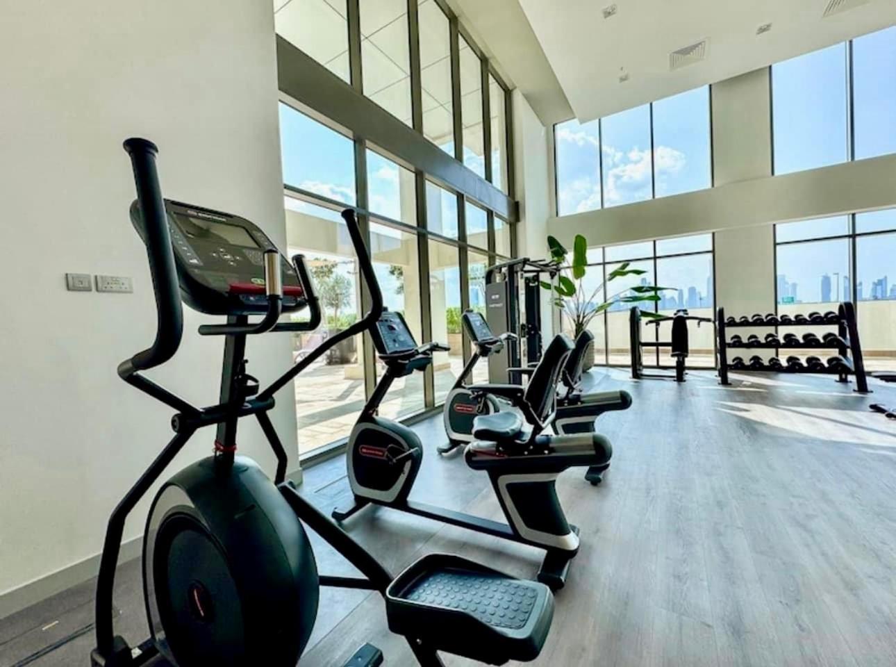 Appartement Farhad Azizi Al Jaddaf Sleek Dubaï